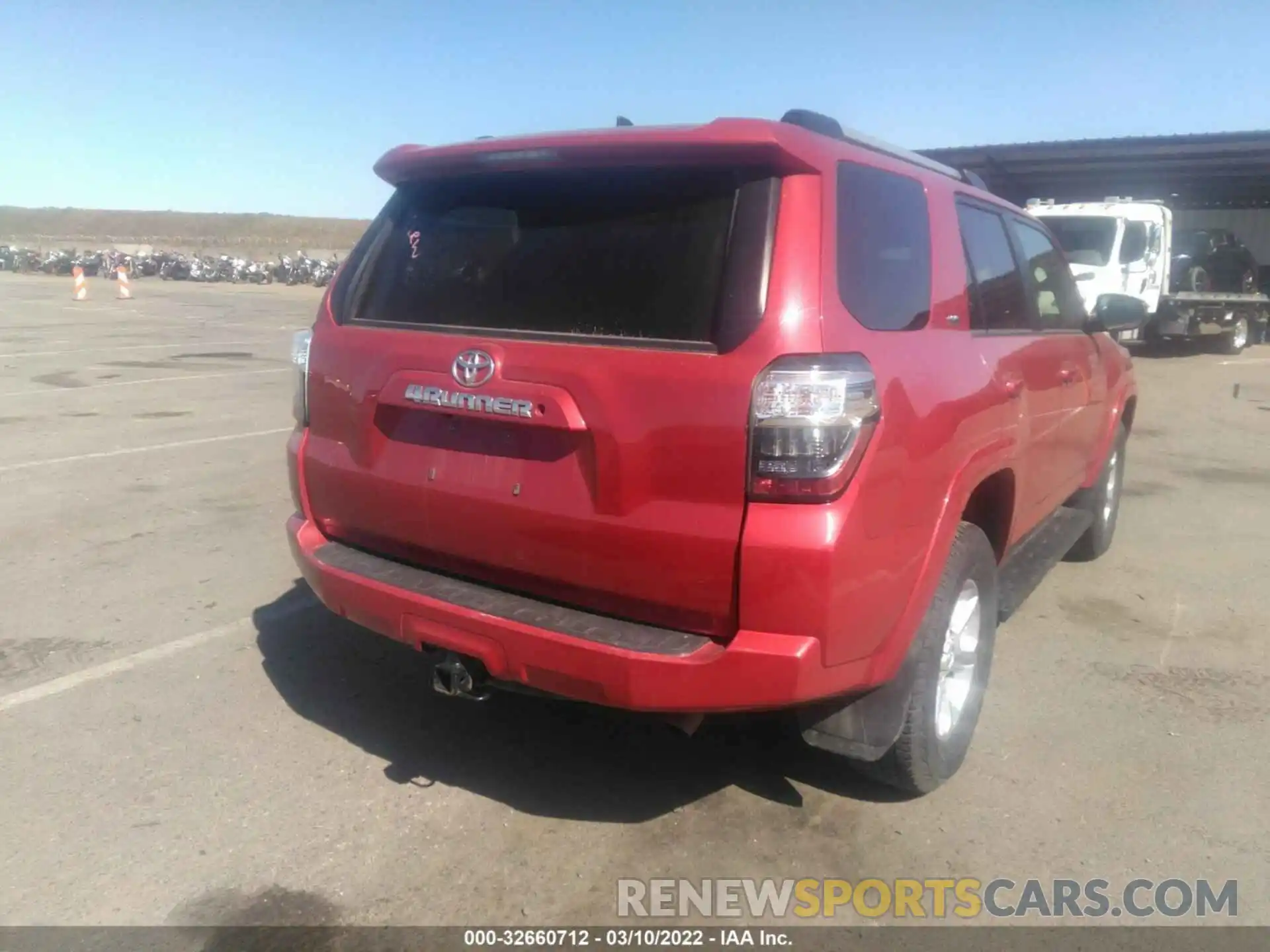 4 Photograph of a damaged car JTEBU5JR9L5788240 TOYOTA 4RUNNER 2020