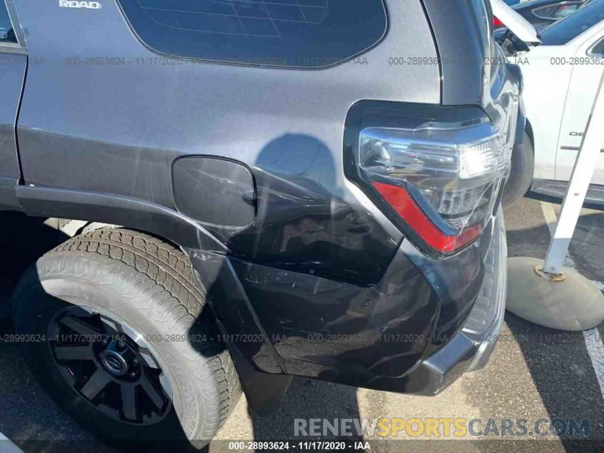 13 Photograph of a damaged car JTEBU5JR9L5788254 TOYOTA 4RUNNER 2020