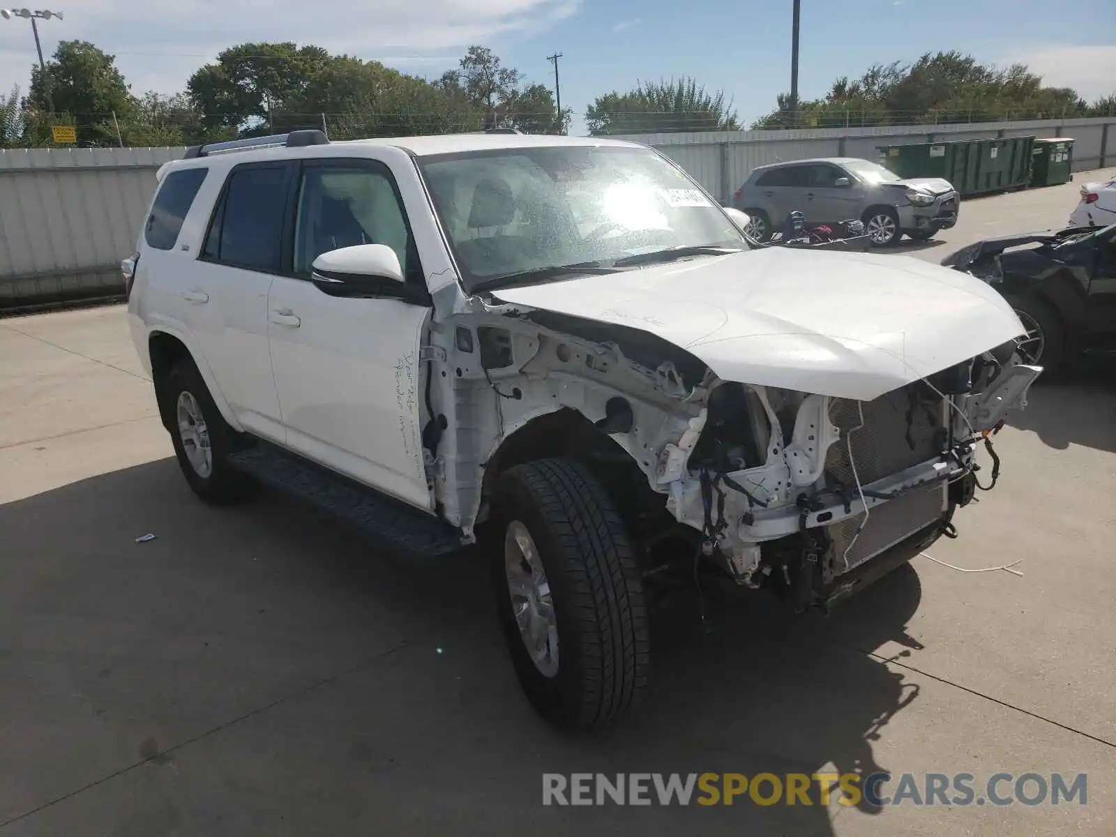 1 Photograph of a damaged car JTEBU5JR9L5789467 TOYOTA 4RUNNER 2020