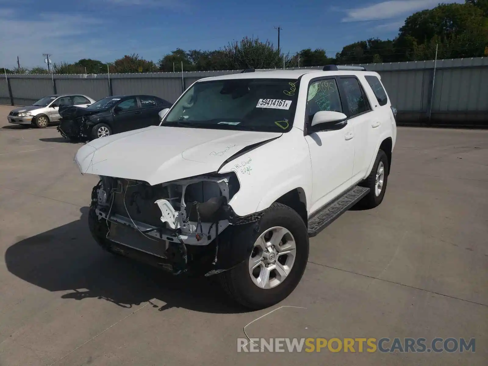 2 Photograph of a damaged car JTEBU5JR9L5789467 TOYOTA 4RUNNER 2020