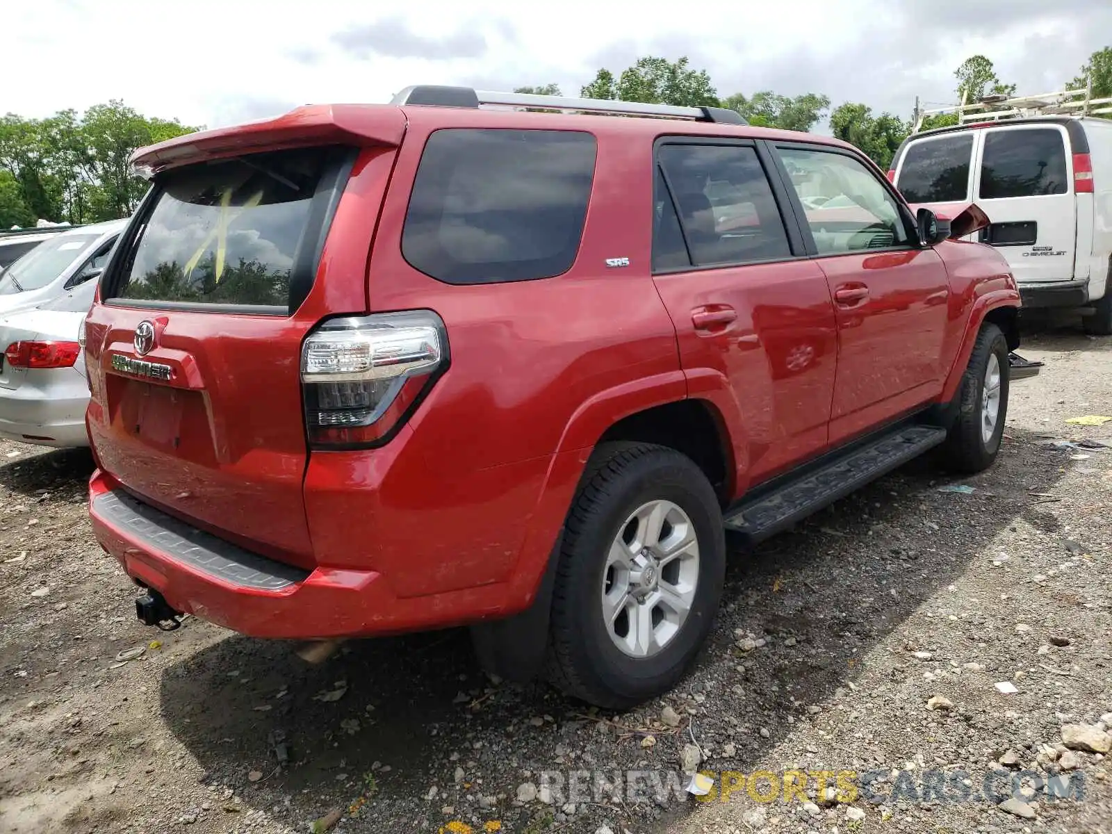 4 Photograph of a damaged car JTEBU5JR9L5789565 TOYOTA 4RUNNER 2020