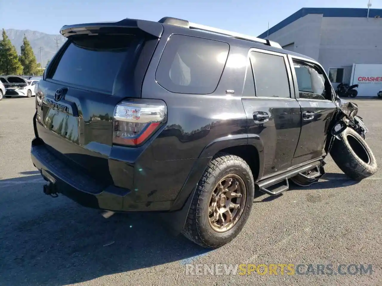 4 Photograph of a damaged car JTEBU5JR9L5789744 TOYOTA 4RUNNER 2020