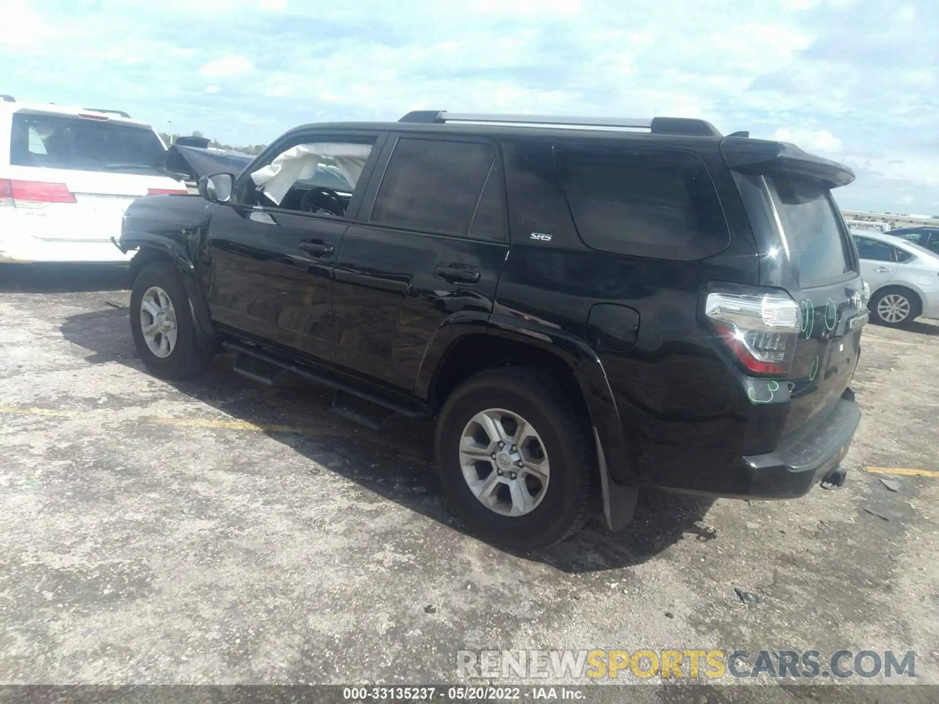 3 Photograph of a damaged car JTEBU5JR9L5797410 TOYOTA 4RUNNER 2020