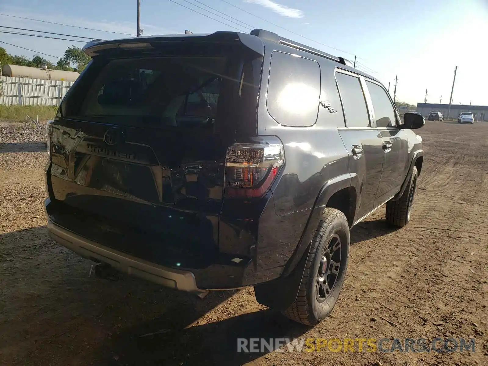 4 Photograph of a damaged car JTEBU5JR9L5807711 TOYOTA 4RUNNER 2020