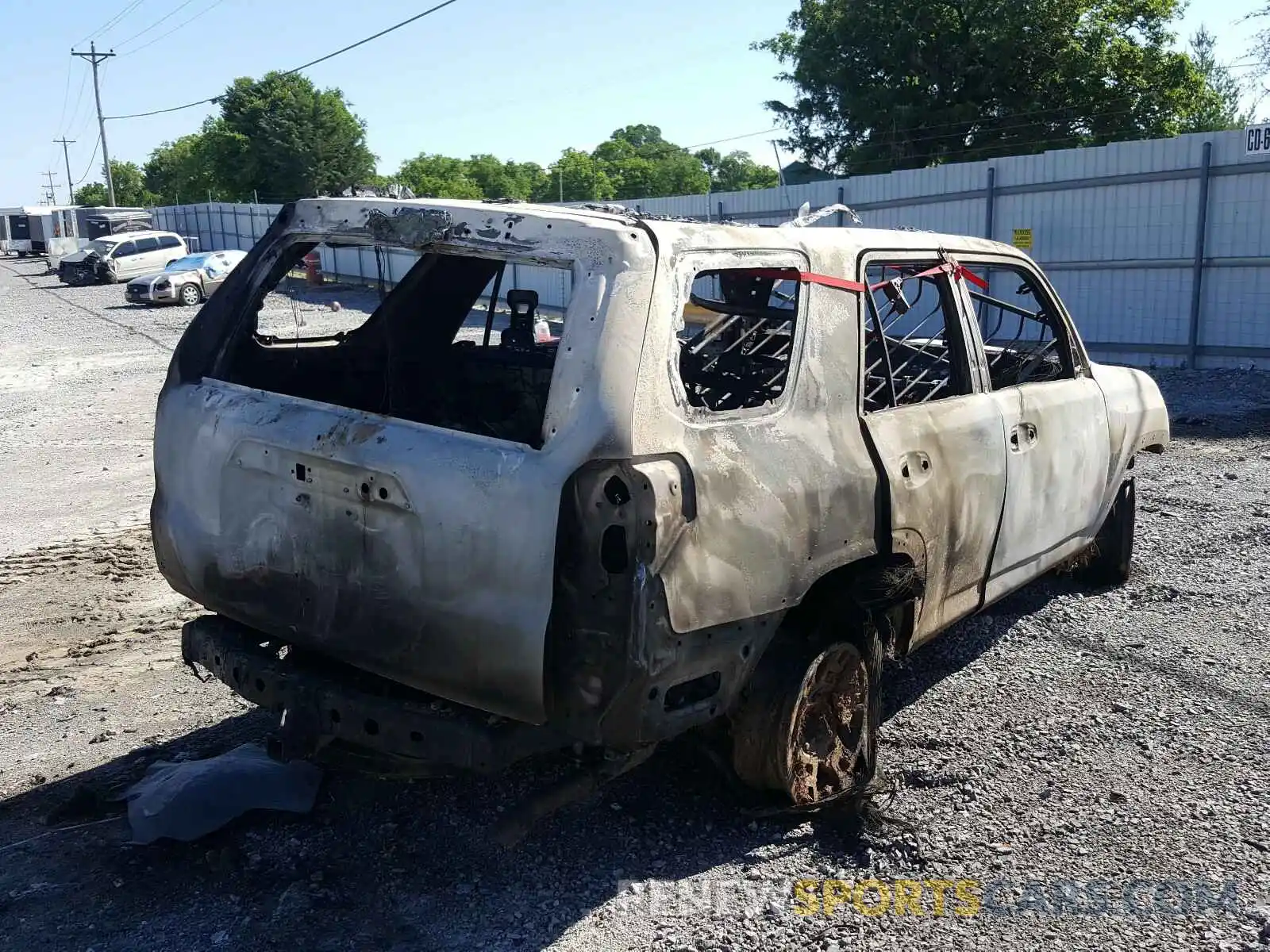 4 Photograph of a damaged car JTEBU5JR9L5809507 TOYOTA 4RUNNER 2020