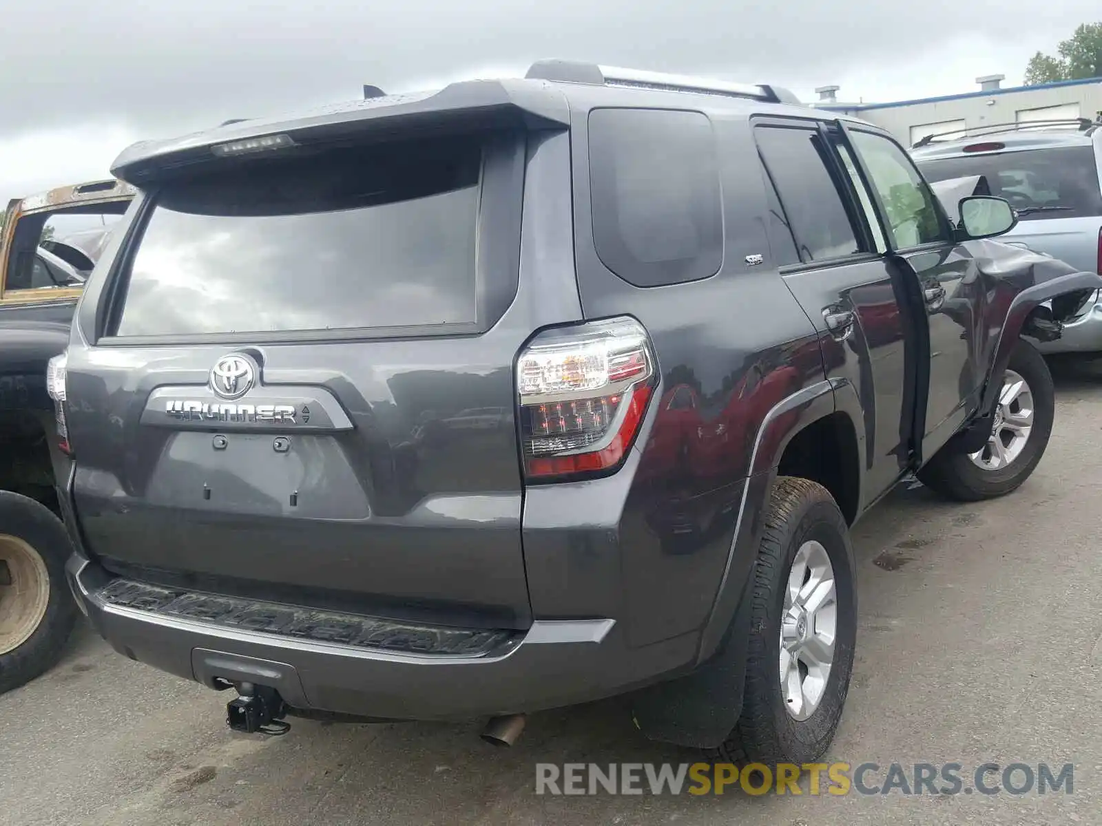 4 Photograph of a damaged car JTEBU5JR9L5810043 TOYOTA 4RUNNER 2020