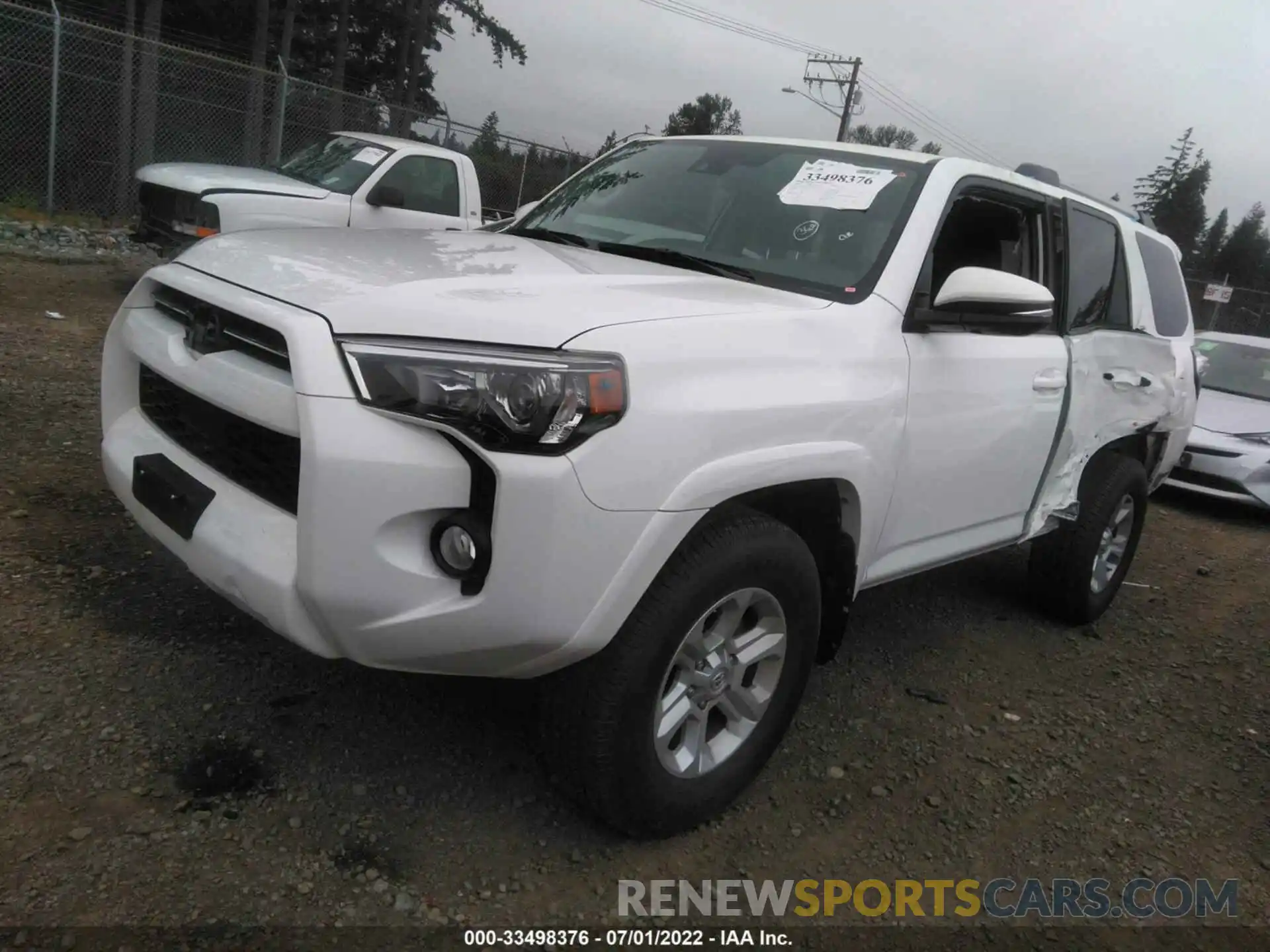 2 Photograph of a damaged car JTEBU5JR9L5814318 TOYOTA 4RUNNER 2020