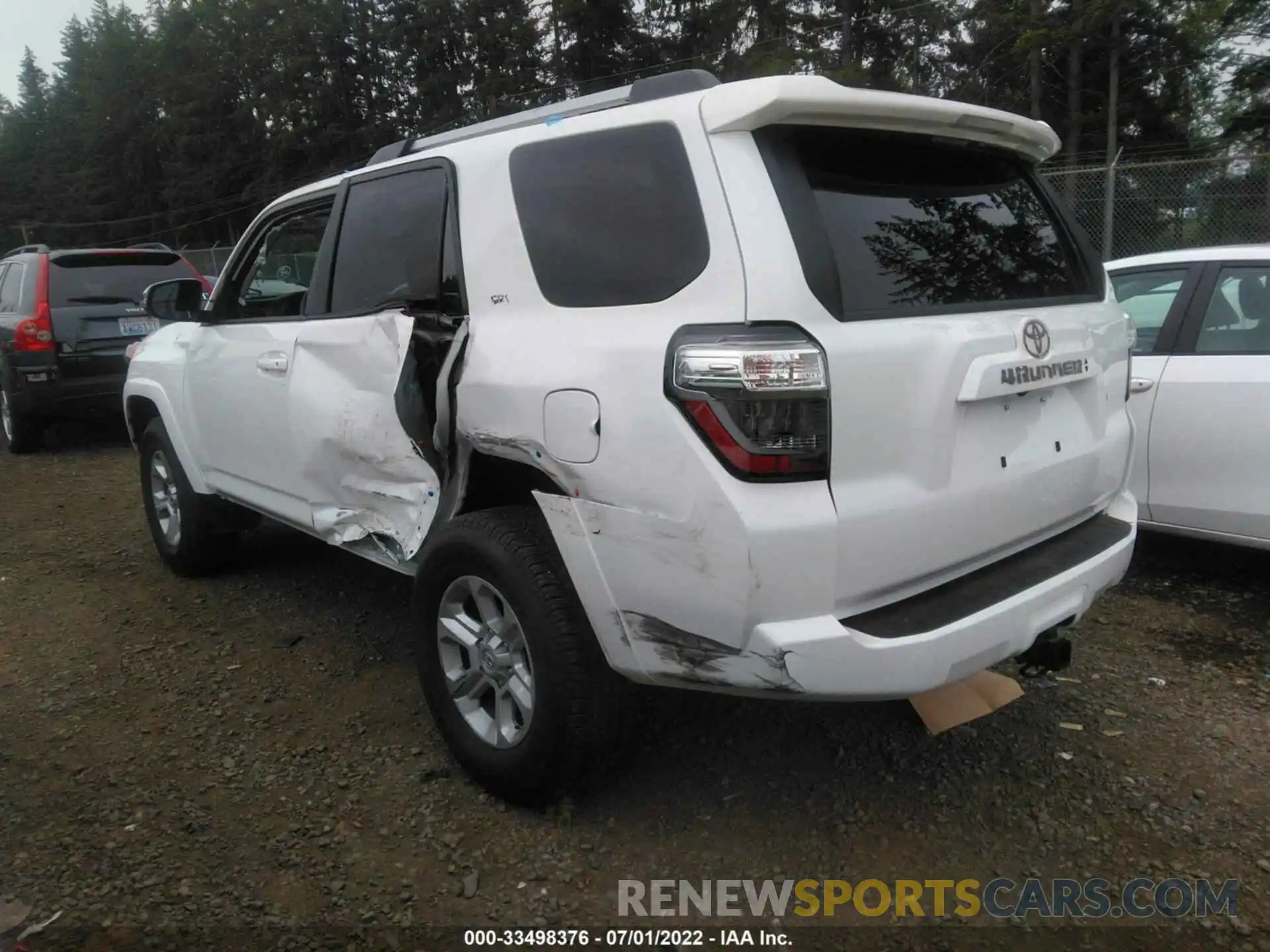 3 Photograph of a damaged car JTEBU5JR9L5814318 TOYOTA 4RUNNER 2020