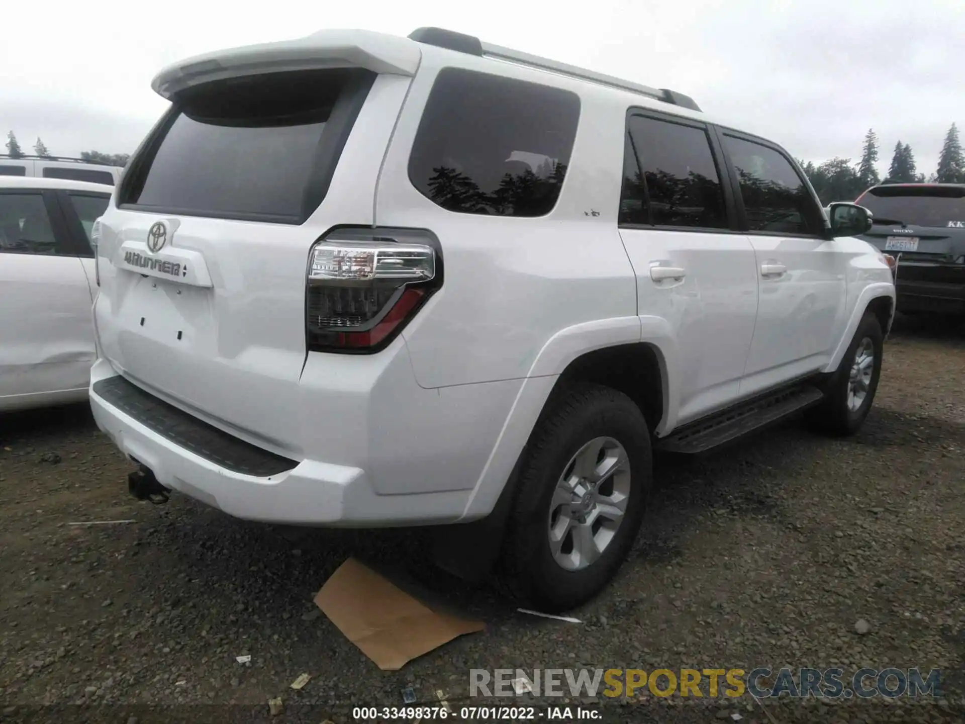 4 Photograph of a damaged car JTEBU5JR9L5814318 TOYOTA 4RUNNER 2020