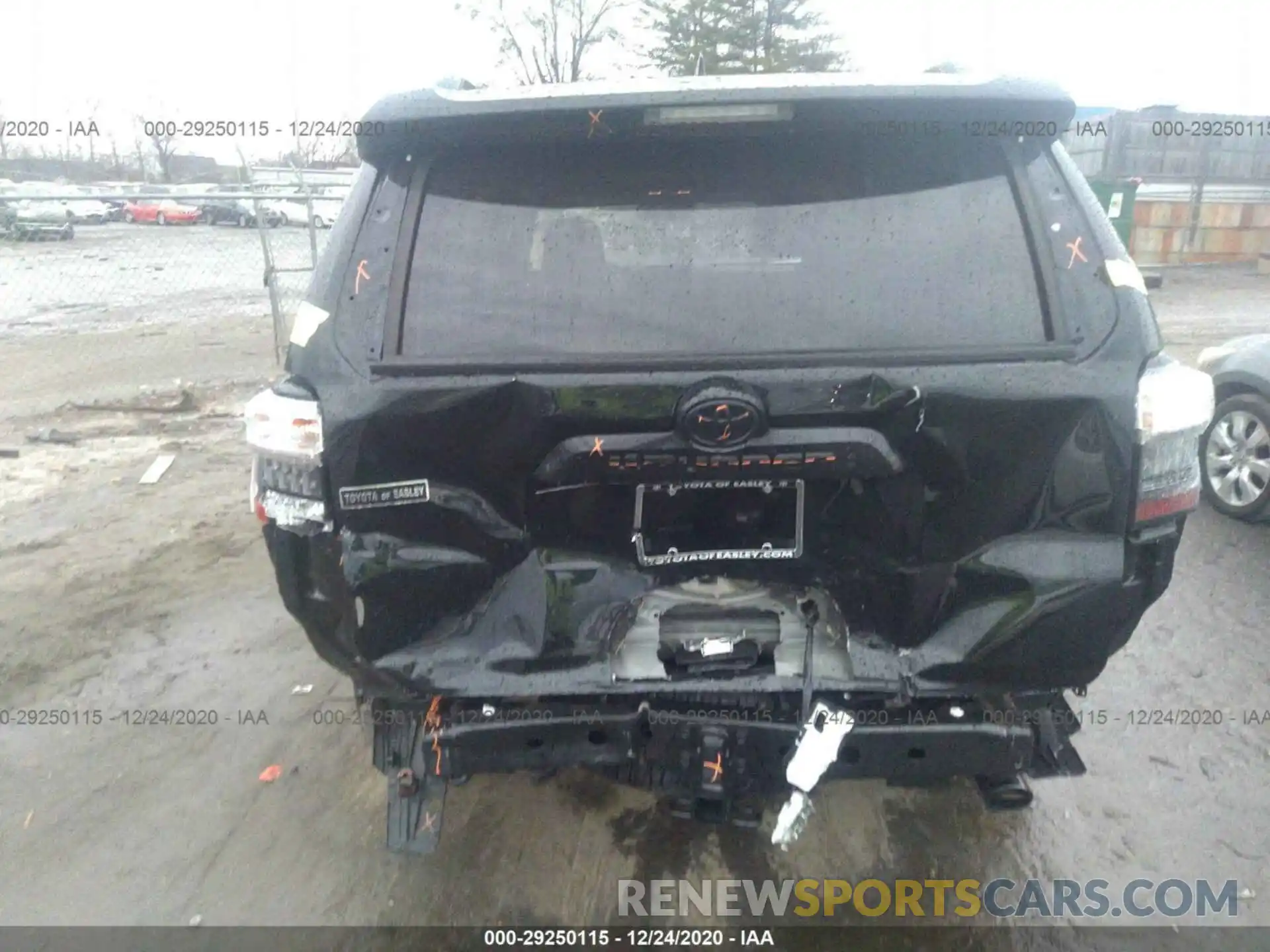 6 Photograph of a damaged car JTEBU5JR9L5815548 TOYOTA 4RUNNER 2020