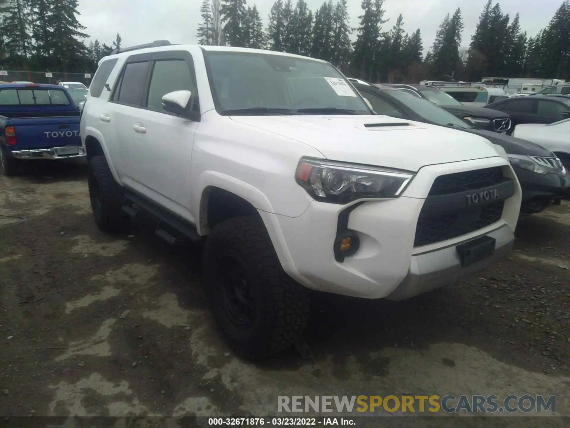 1 Photograph of a damaged car JTEBU5JR9L5821625 TOYOTA 4RUNNER 2020