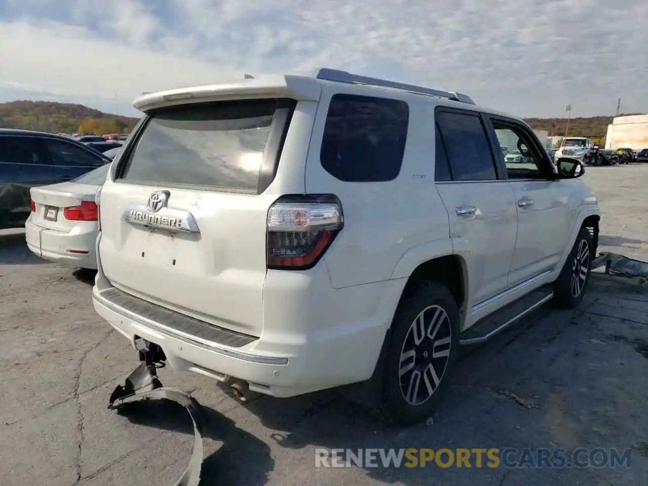 4 Photograph of a damaged car JTEBU5JR9L5822208 TOYOTA 4RUNNER 2020