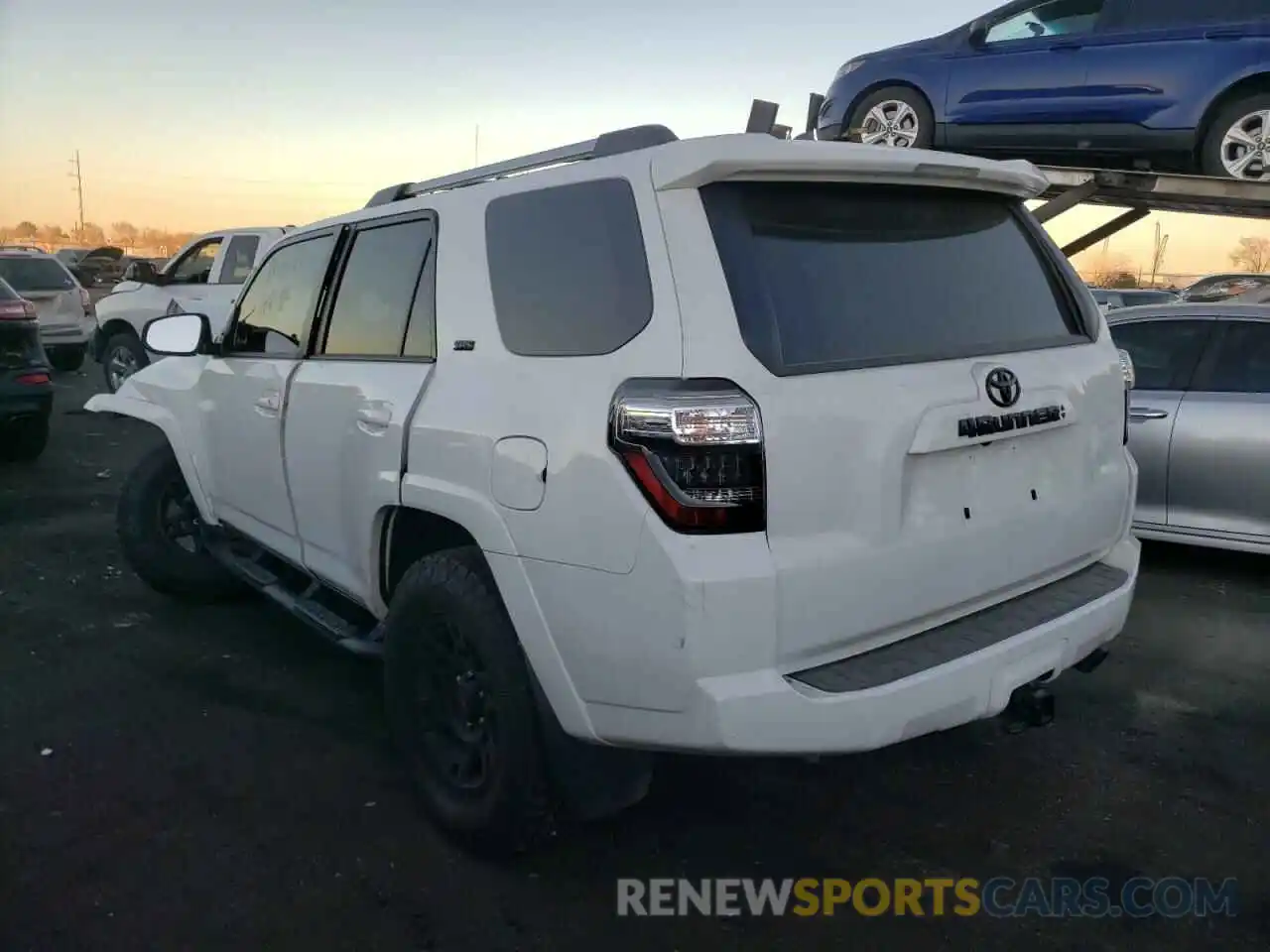 3 Photograph of a damaged car JTEBU5JR9L5823035 TOYOTA 4RUNNER 2020