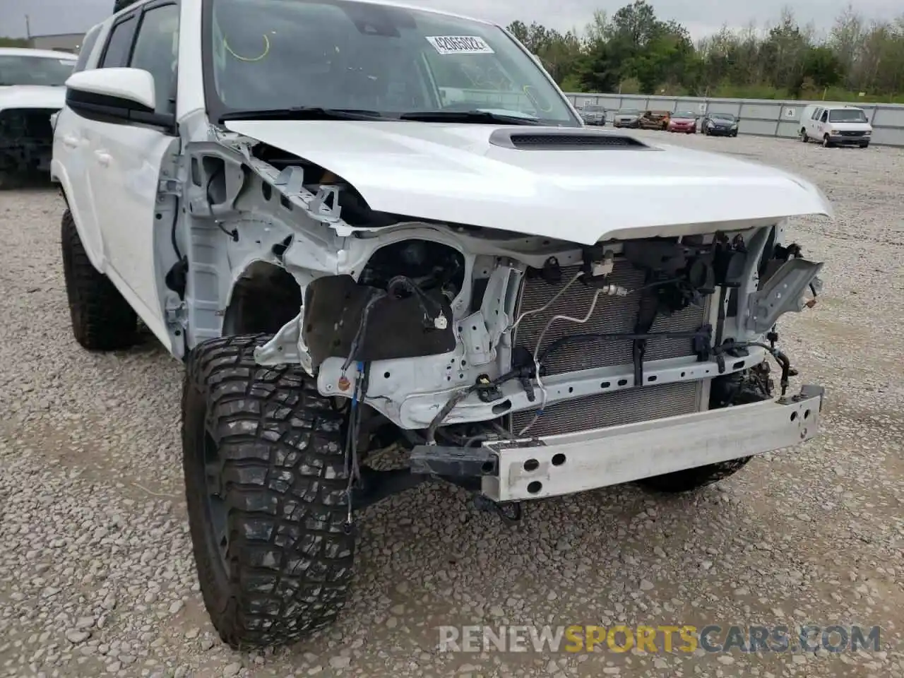 9 Photograph of a damaged car JTEBU5JR9L5824766 TOYOTA 4RUNNER 2020