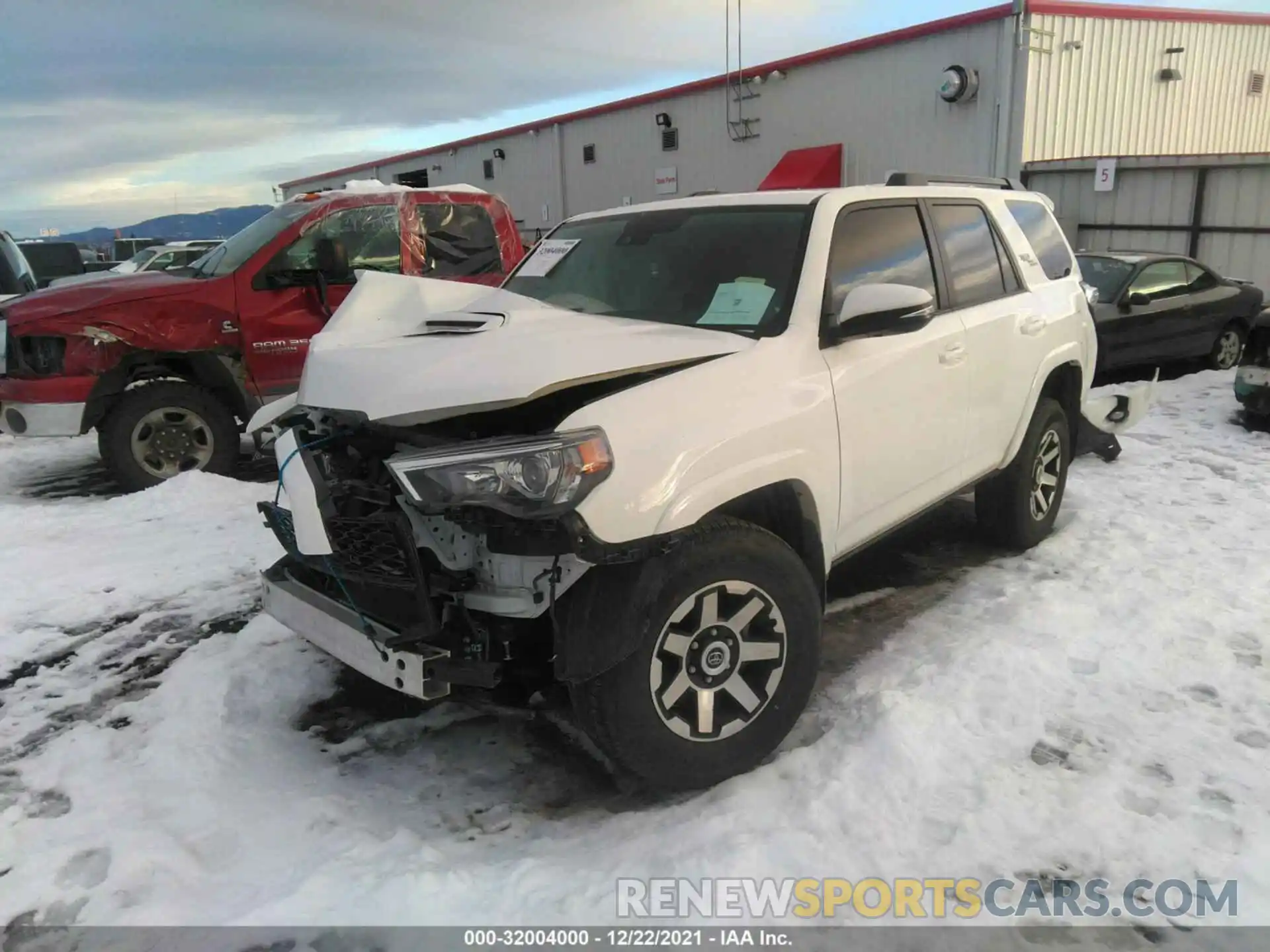 2 Фотография поврежденного автомобиля JTEBU5JR9L5828316 TOYOTA 4RUNNER 2020