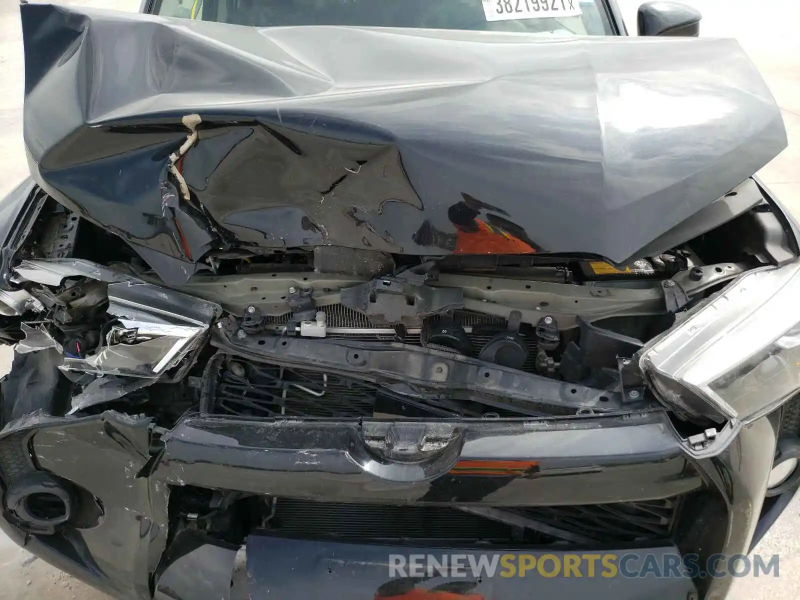 7 Photograph of a damaged car JTEBU5JRXL5738298 TOYOTA 4RUNNER 2020