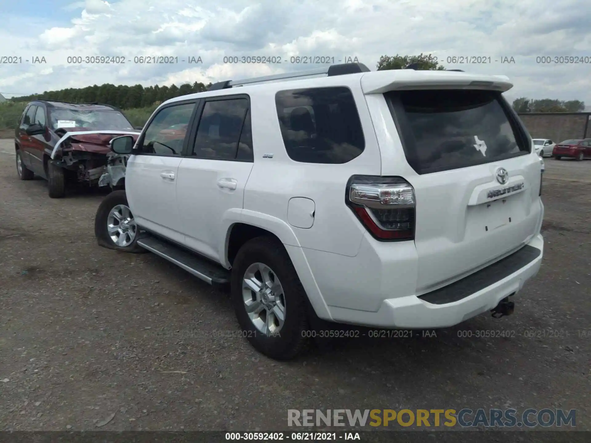 3 Photograph of a damaged car JTEBU5JRXL5739483 TOYOTA 4RUNNER 2020