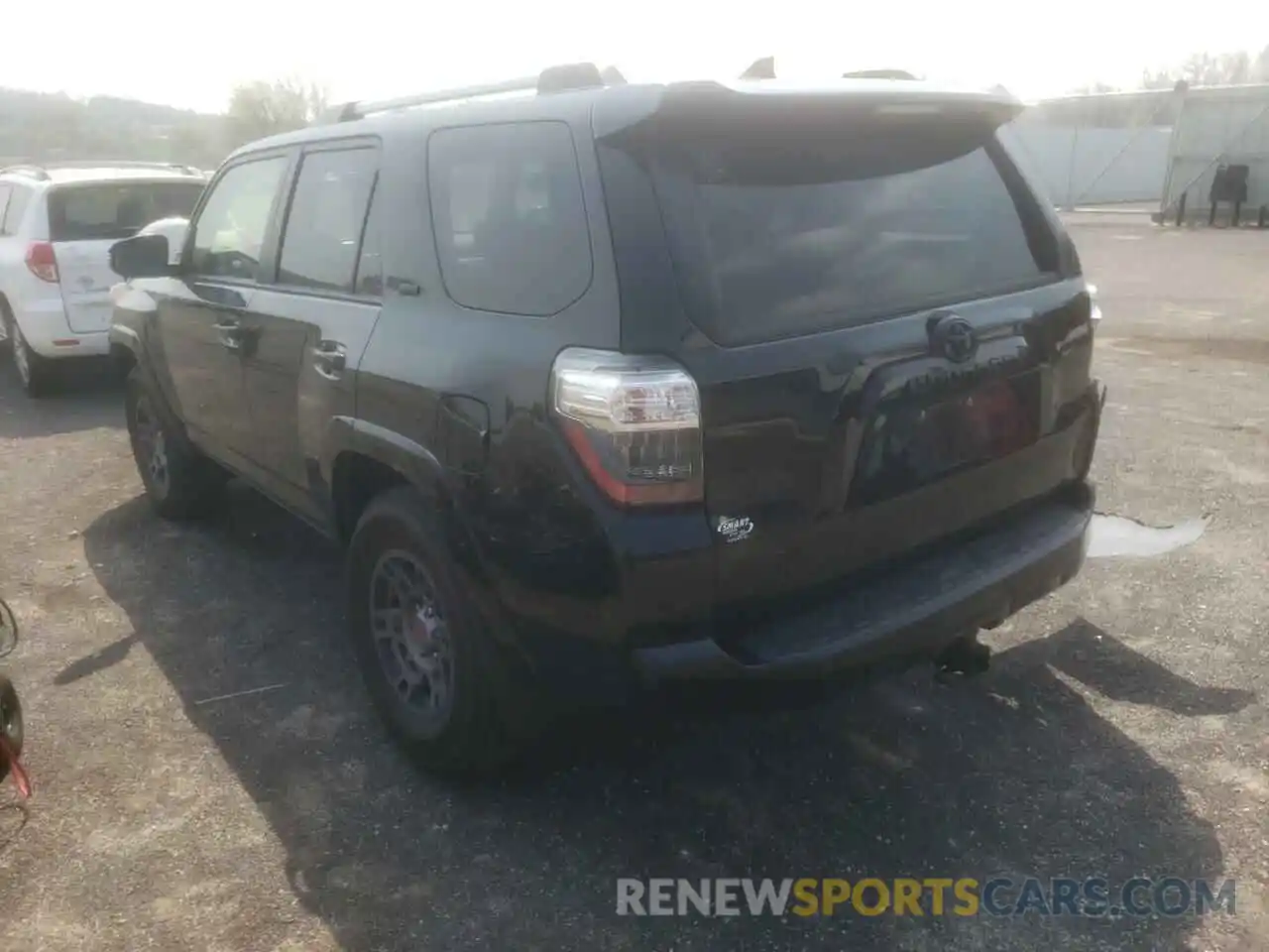 3 Фотография поврежденного автомобиля JTEBU5JRXL5739645 TOYOTA 4RUNNER 2020