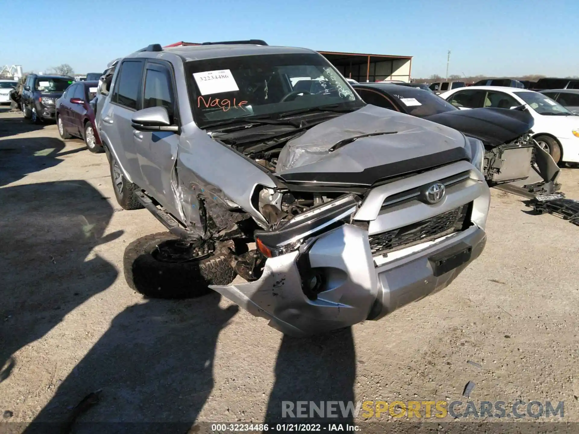 1 Photograph of a damaged car JTEBU5JRXL5740391 TOYOTA 4RUNNER 2020