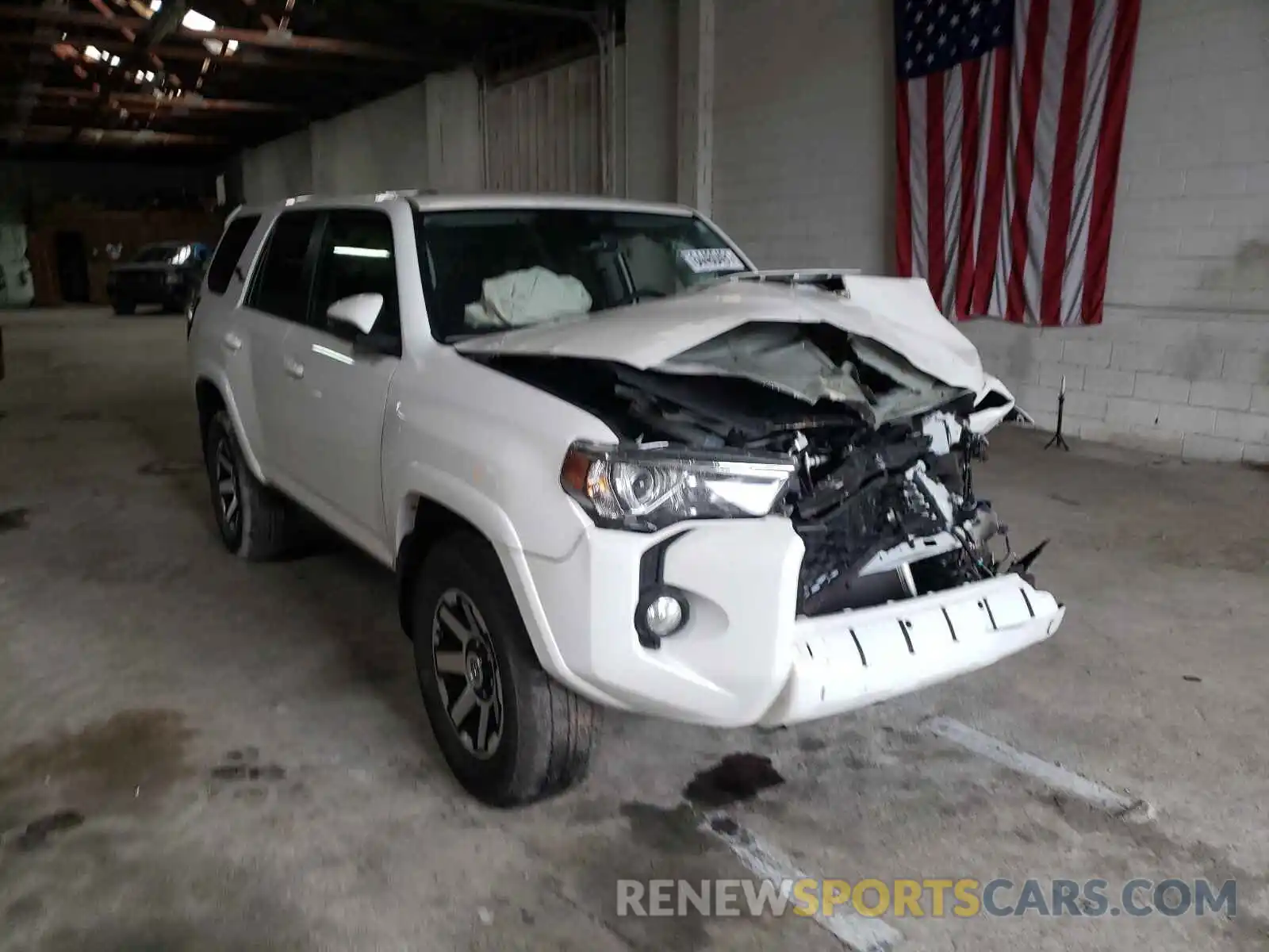 1 Photograph of a damaged car JTEBU5JRXL5741038 TOYOTA 4RUNNER 2020