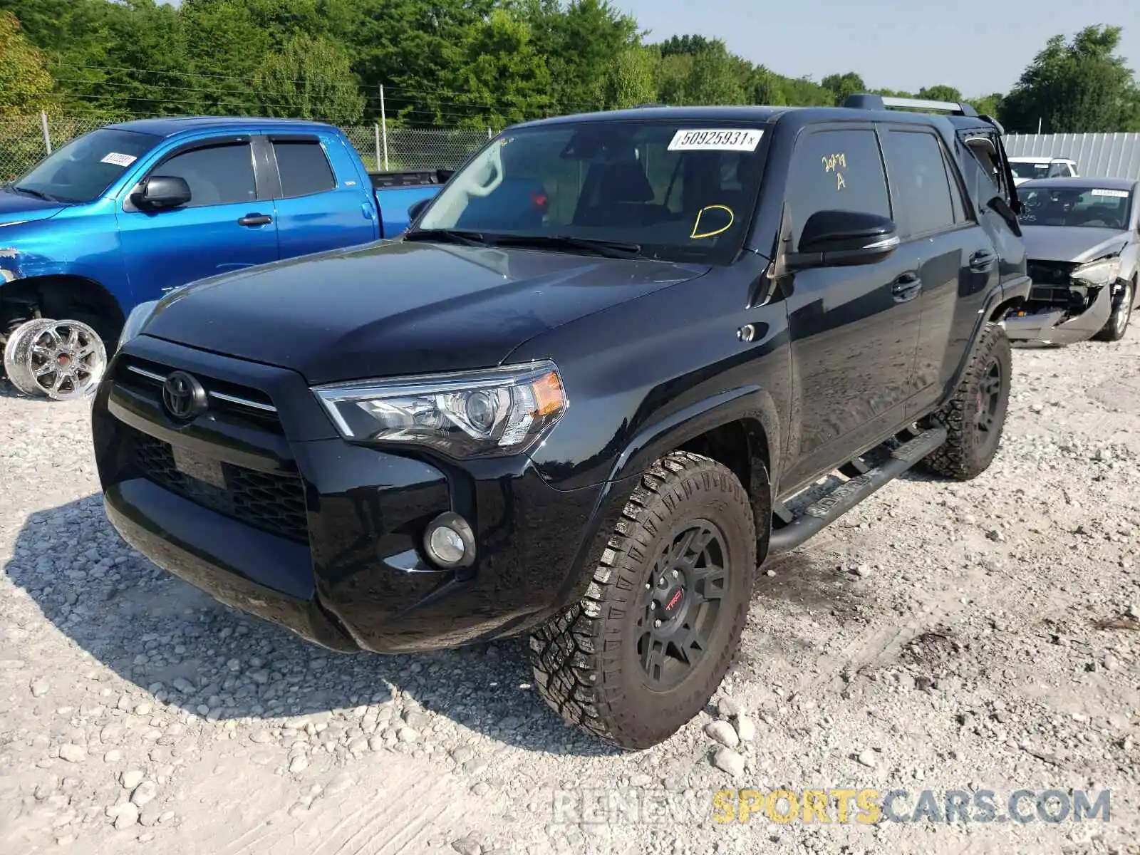 2 Фотография поврежденного автомобиля JTEBU5JRXL5741542 TOYOTA 4RUNNER 2020