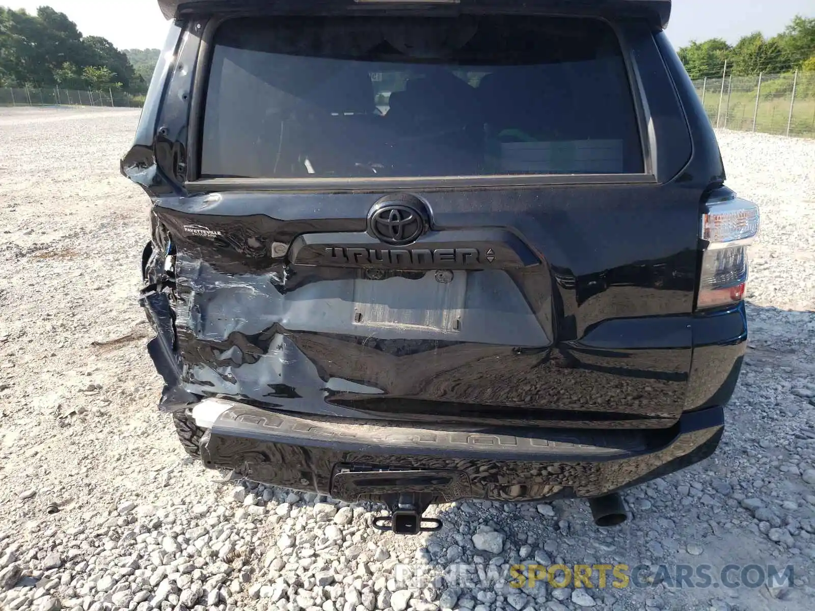 9 Photograph of a damaged car JTEBU5JRXL5741542 TOYOTA 4RUNNER 2020