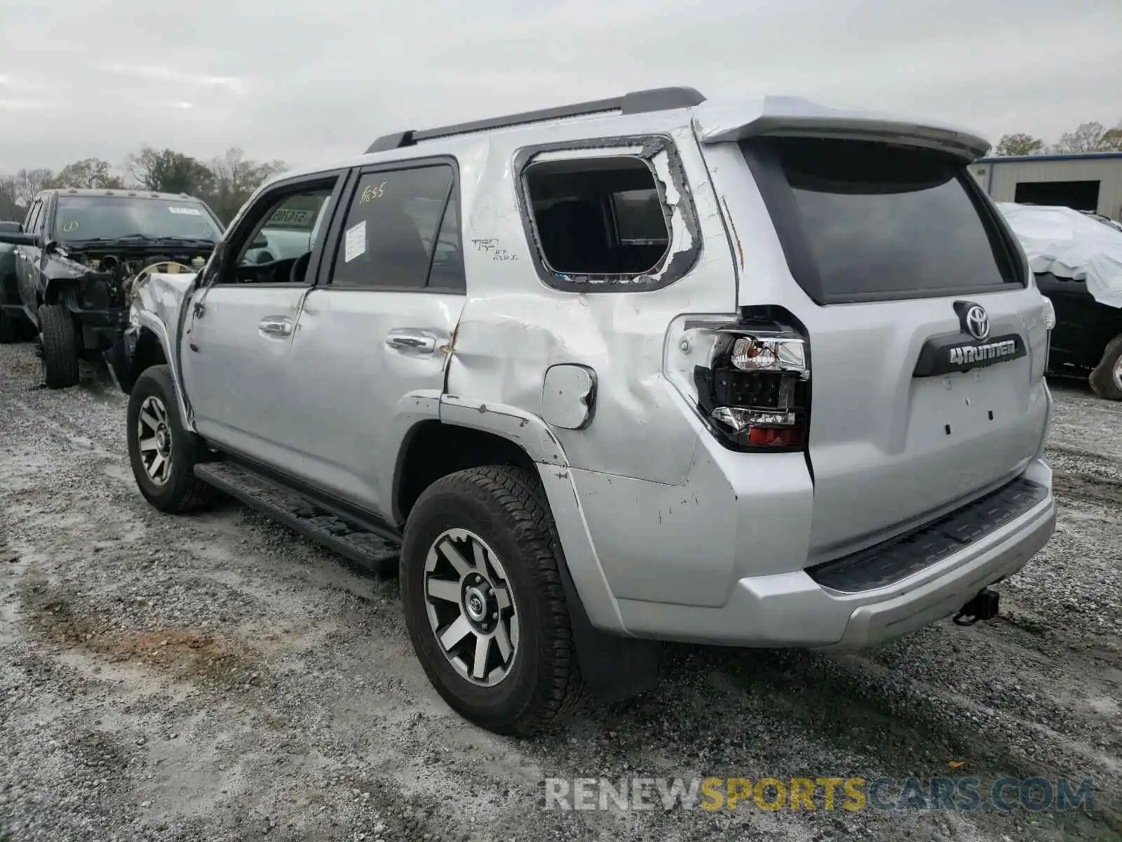 3 Photograph of a damaged car JTEBU5JRXL5742240 TOYOTA 4RUNNER 2020