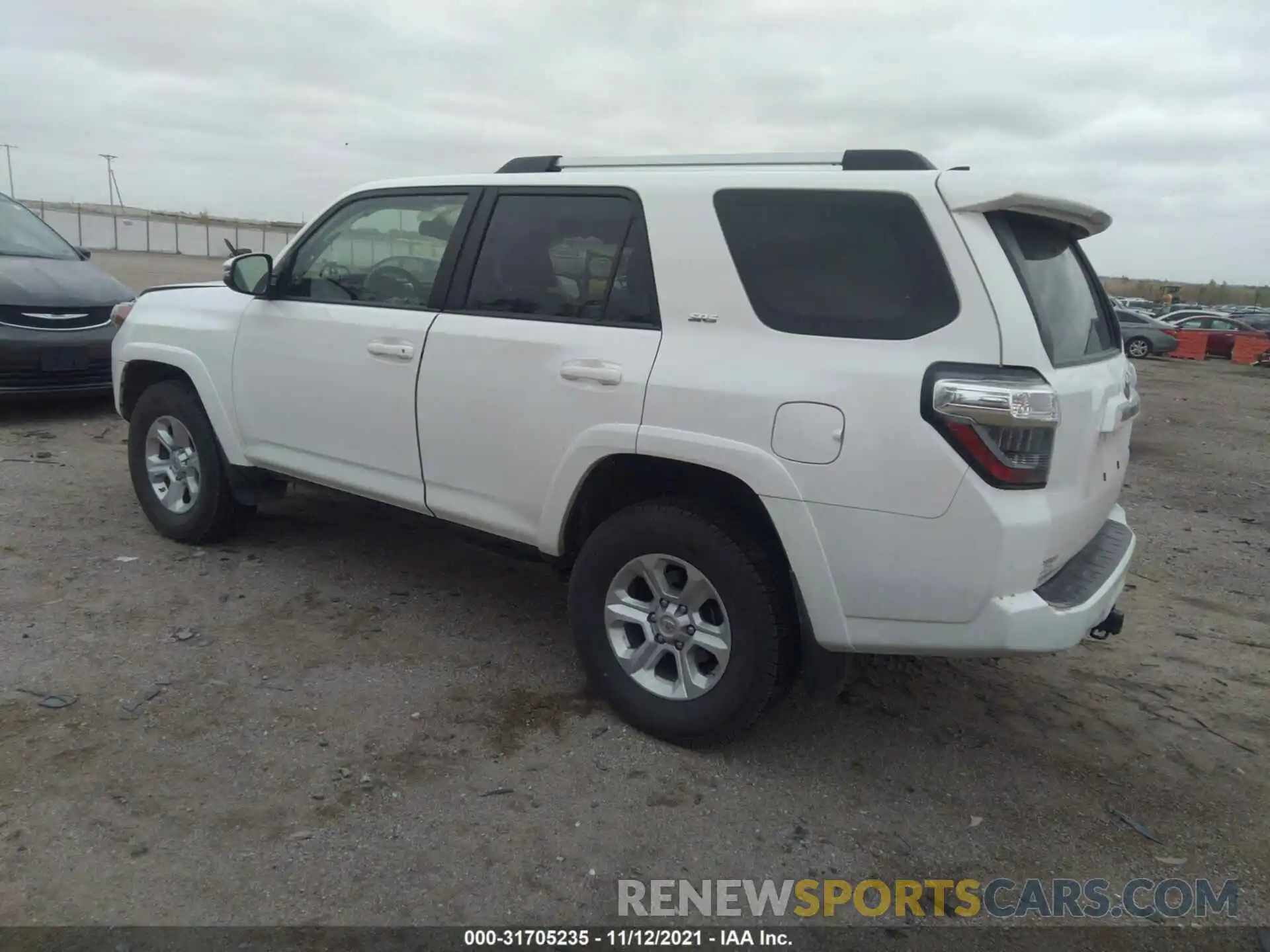 3 Photograph of a damaged car JTEBU5JRXL5742335 TOYOTA 4RUNNER 2020