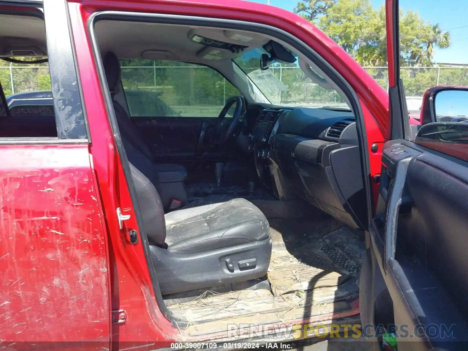 5 Photograph of a damaged car JTEBU5JRXL5745249 TOYOTA 4RUNNER 2020