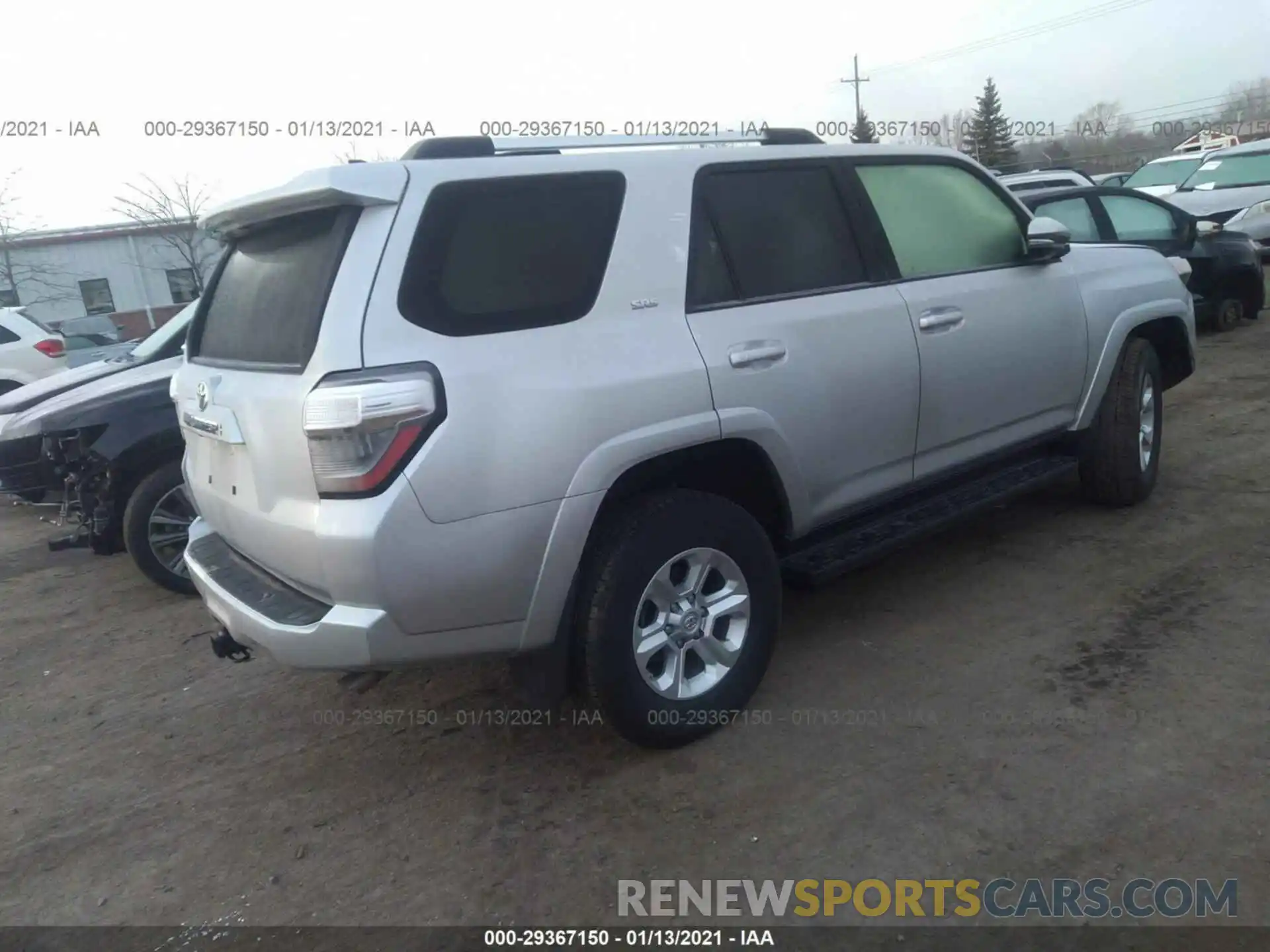 4 Photograph of a damaged car JTEBU5JRXL5746286 TOYOTA 4RUNNER 2020