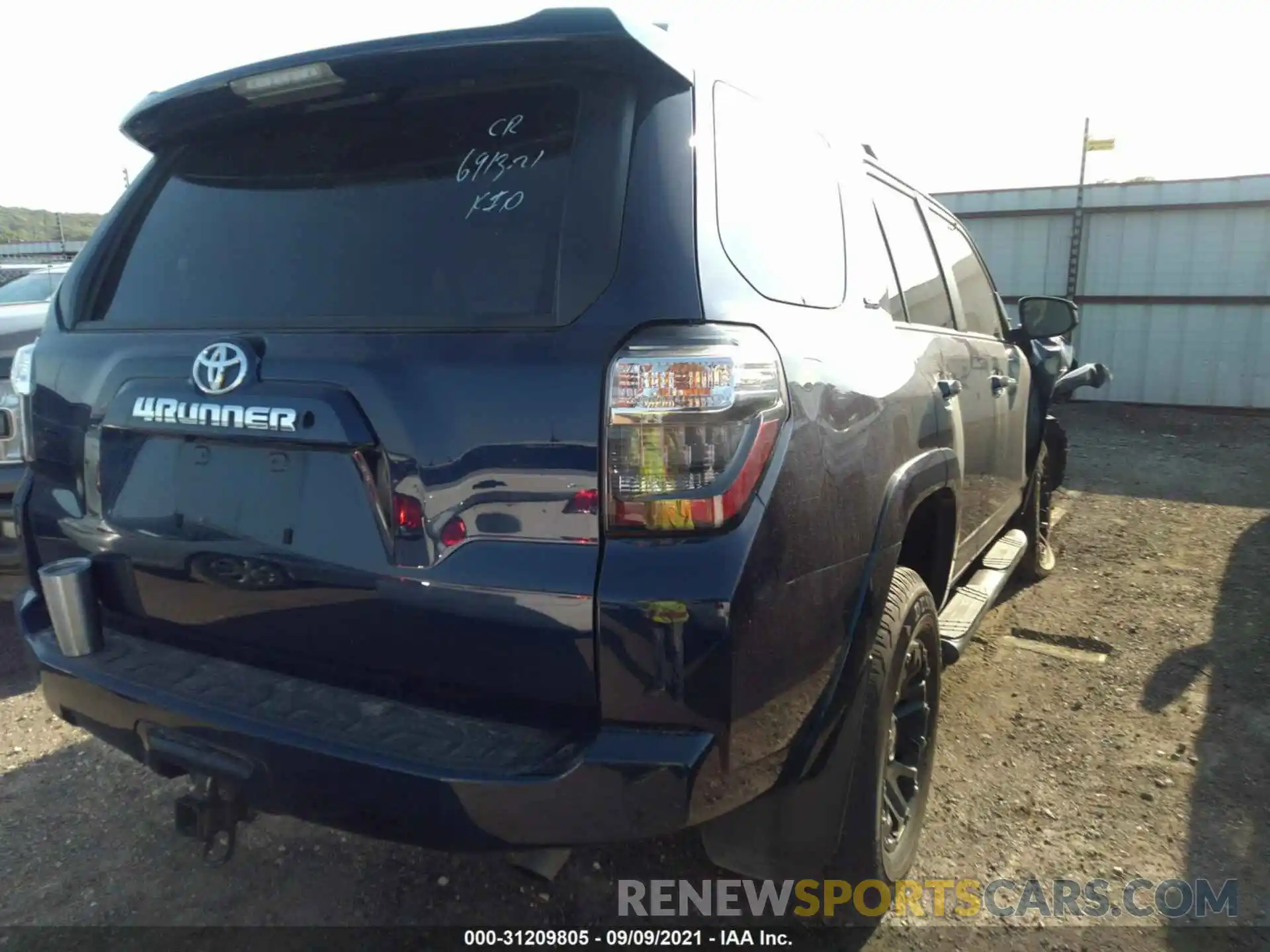 4 Фотография поврежденного автомобиля JTEBU5JRXL5746563 TOYOTA 4RUNNER 2020