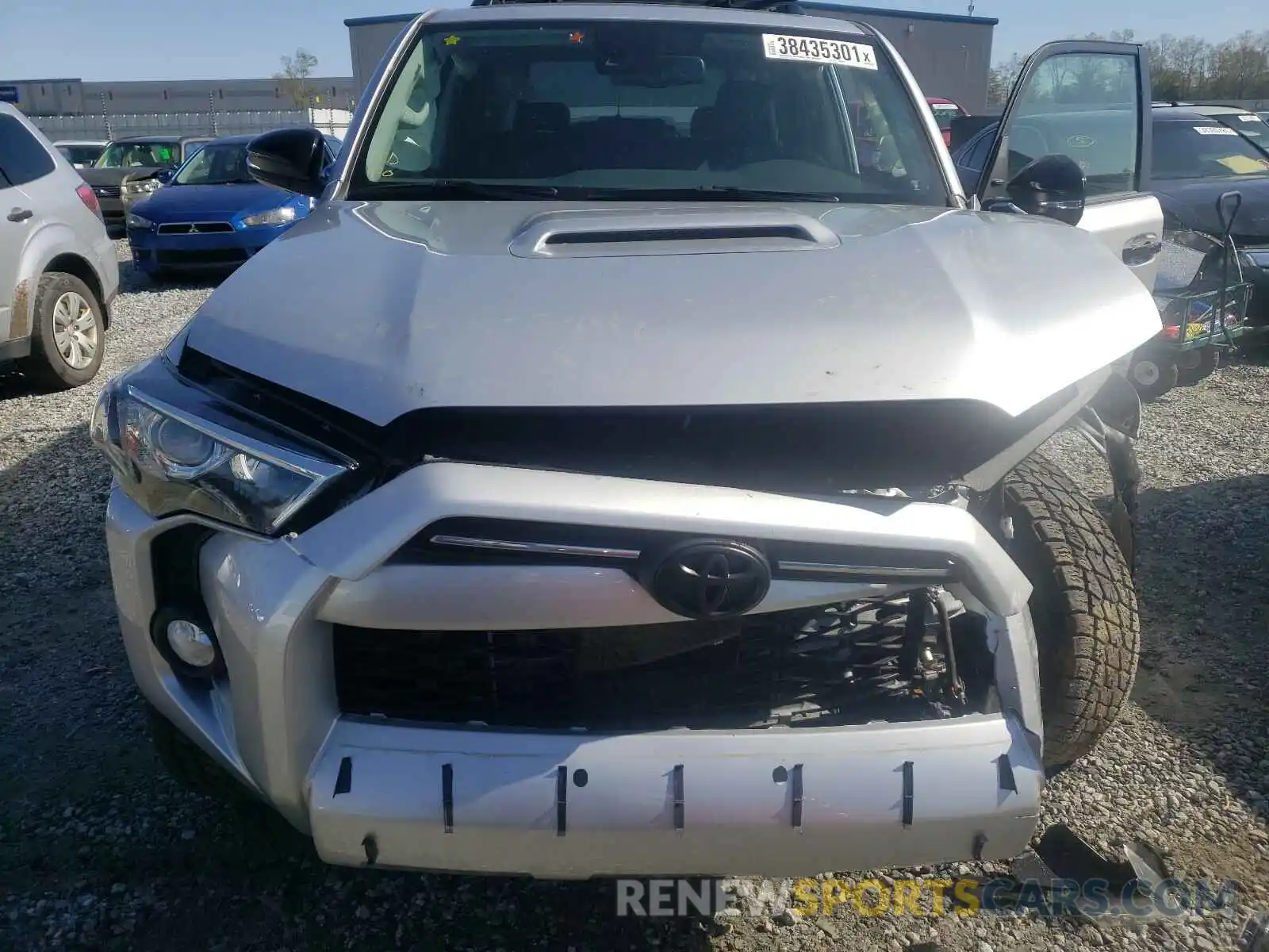 5 Photograph of a damaged car JTEBU5JRXL5749916 TOYOTA 4RUNNER 2020