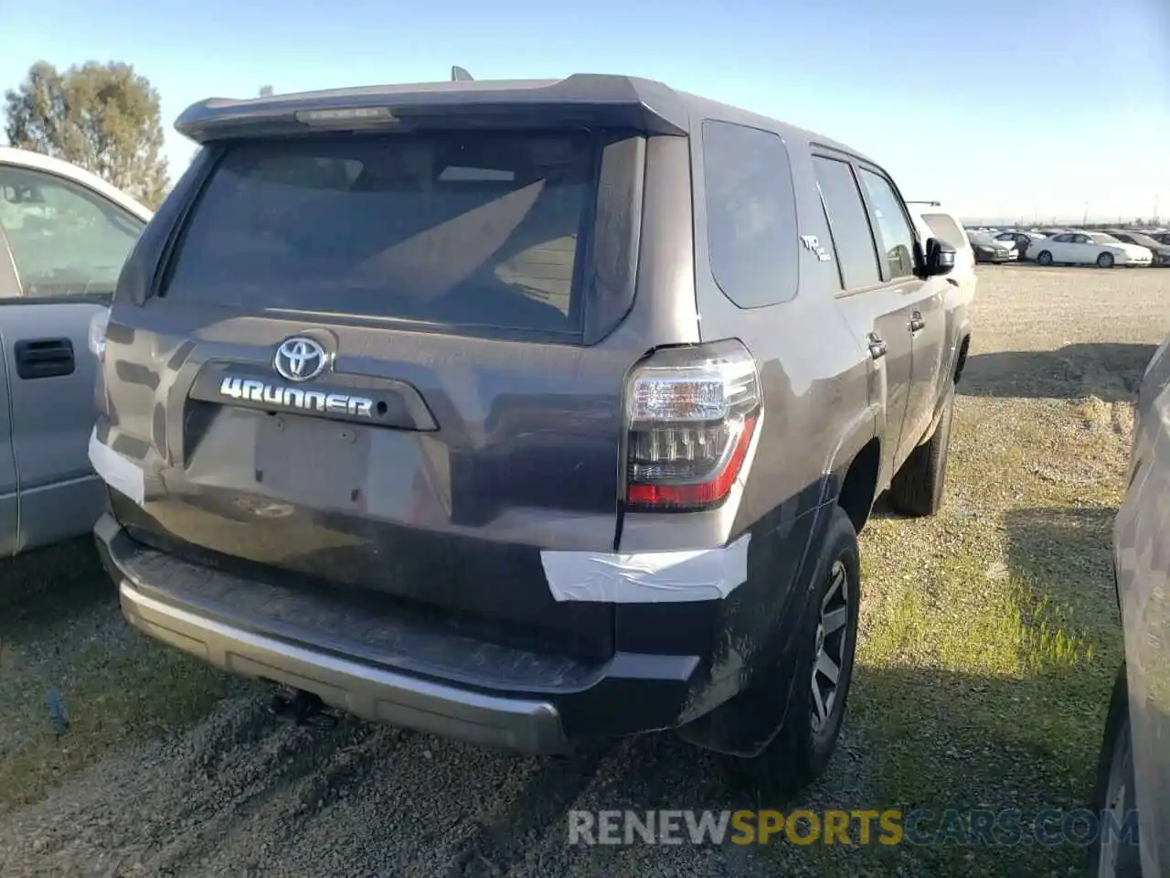 4 Photograph of a damaged car JTEBU5JRXL5750094 TOYOTA 4RUNNER 2020