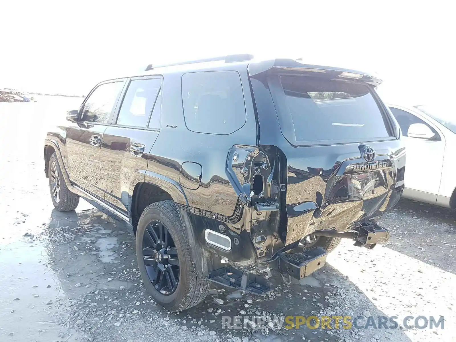 3 Photograph of a damaged car JTEBU5JRXL5753254 TOYOTA 4RUNNER 2020