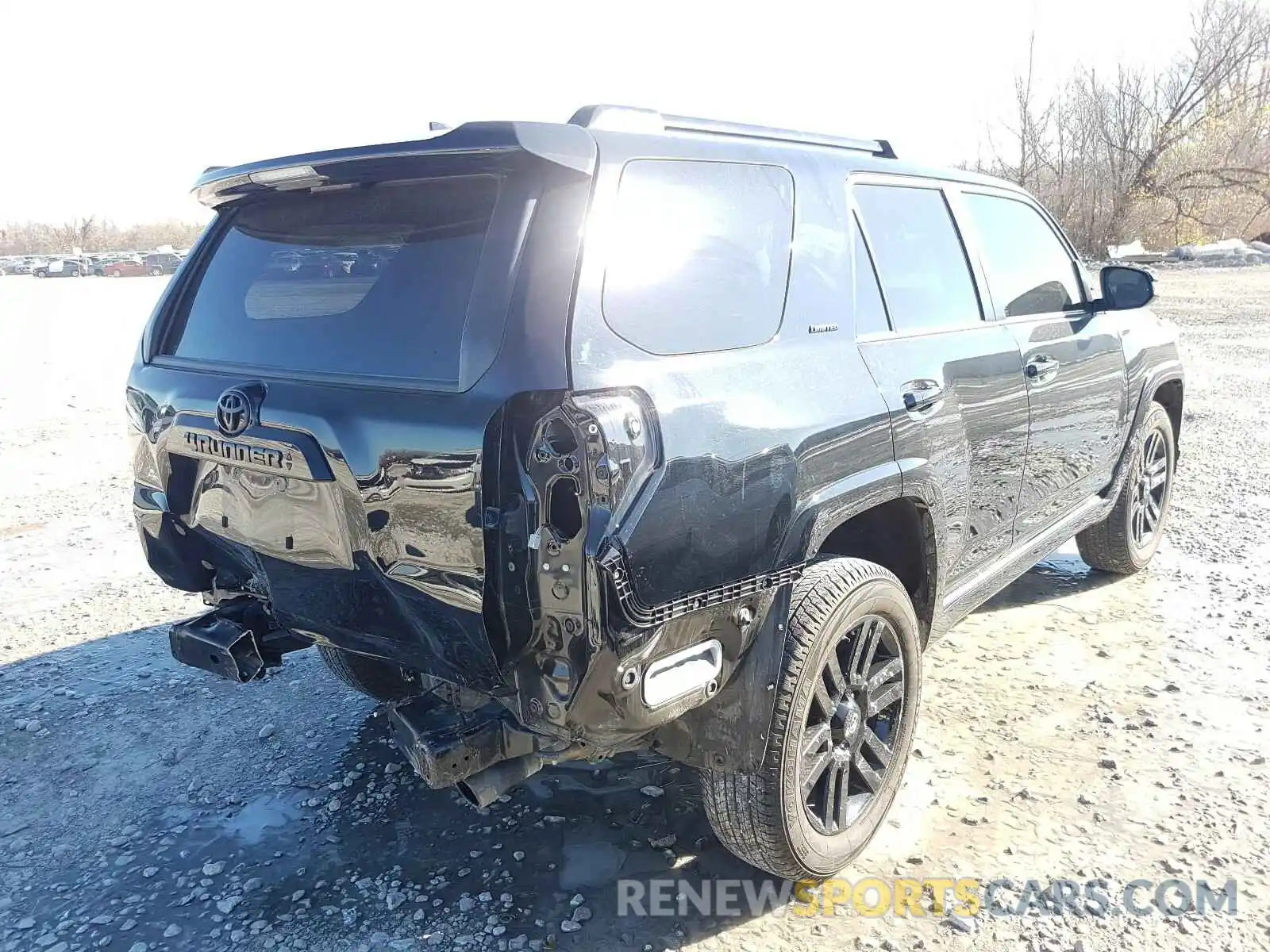 4 Photograph of a damaged car JTEBU5JRXL5753254 TOYOTA 4RUNNER 2020