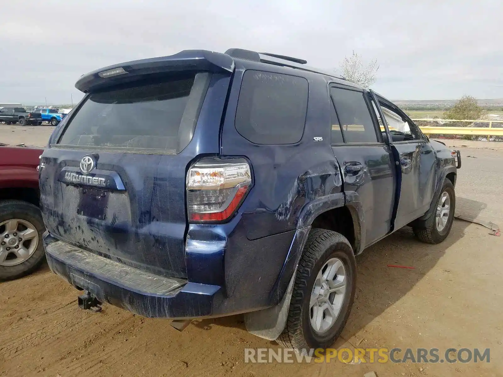 4 Photograph of a damaged car JTEBU5JRXL5755974 TOYOTA 4RUNNER 2020