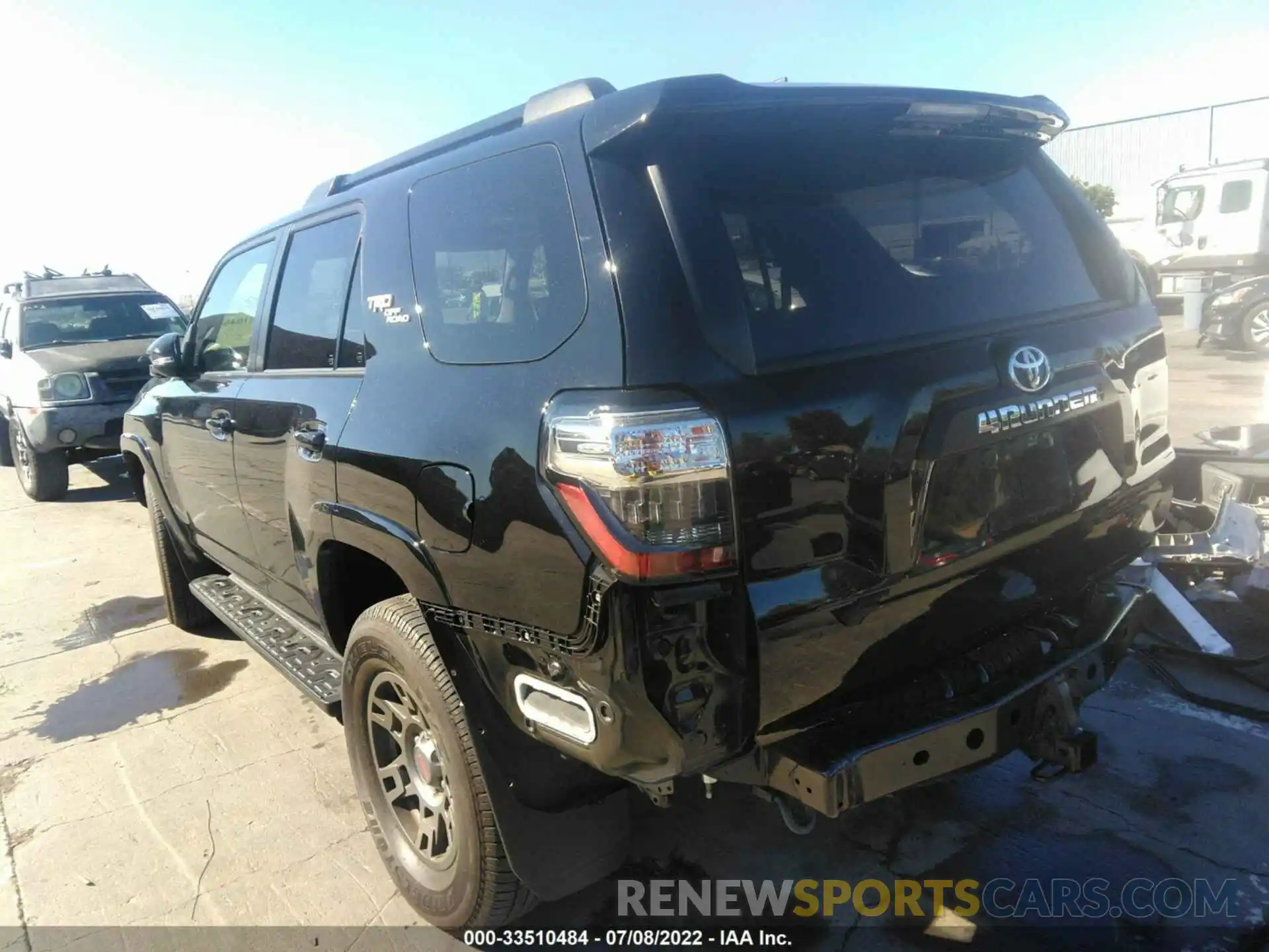 3 Photograph of a damaged car JTEBU5JRXL5758003 TOYOTA 4RUNNER 2020