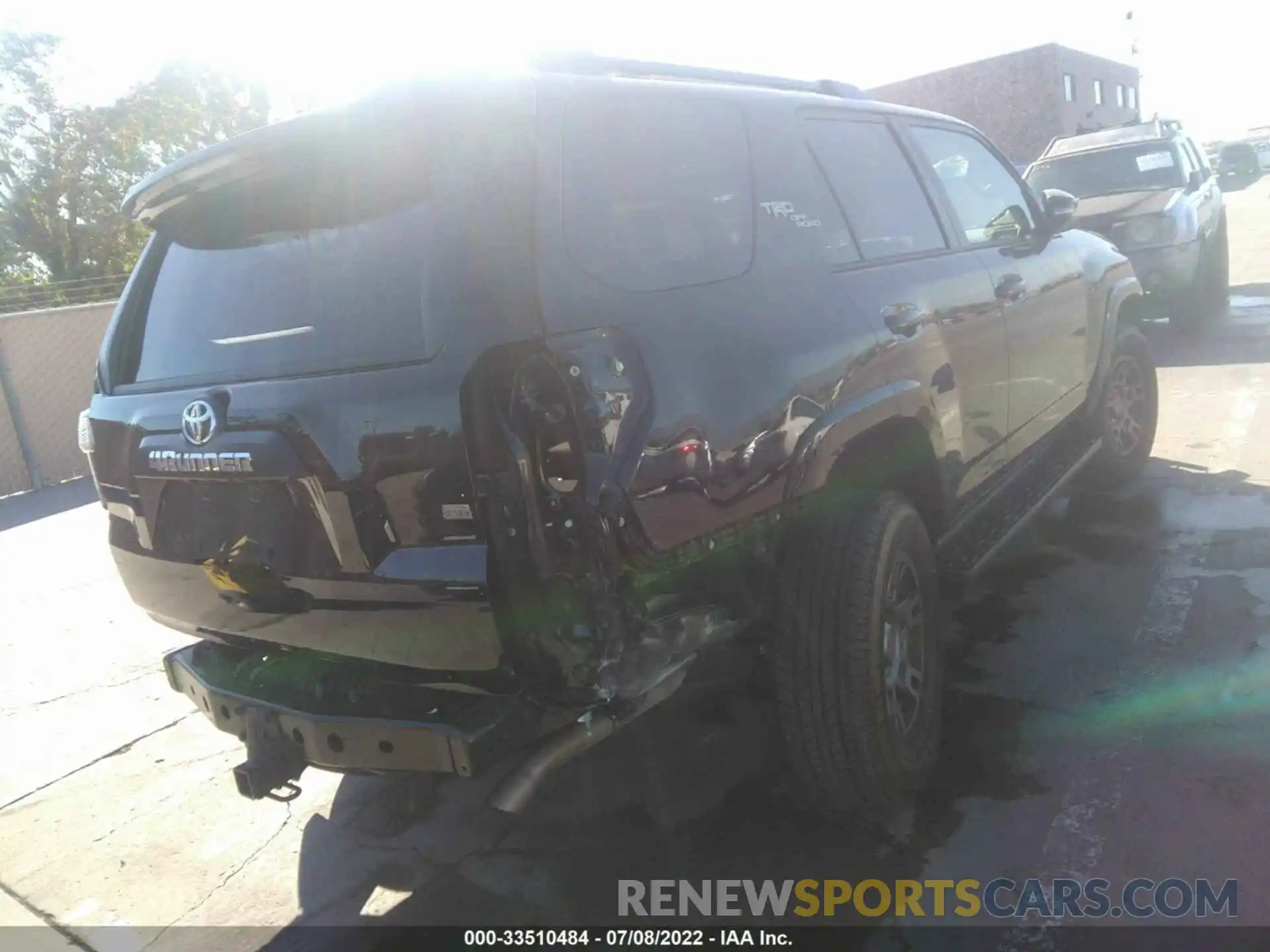 4 Photograph of a damaged car JTEBU5JRXL5758003 TOYOTA 4RUNNER 2020