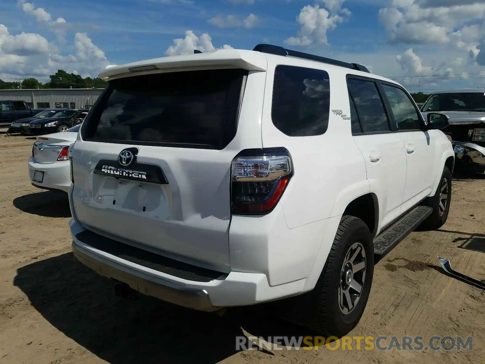 4 Photograph of a damaged car JTEBU5JRXL5758938 TOYOTA 4RUNNER 2020