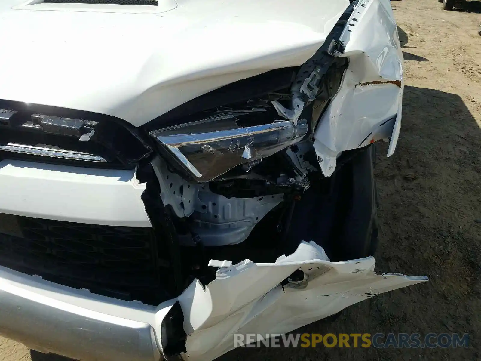 9 Photograph of a damaged car JTEBU5JRXL5758938 TOYOTA 4RUNNER 2020