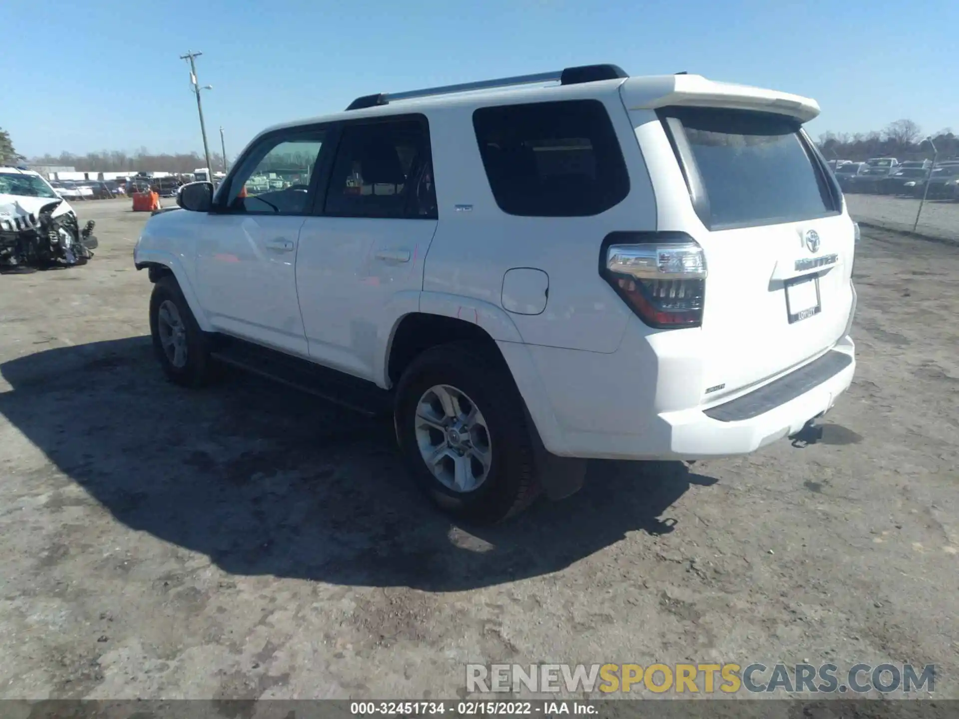 3 Photograph of a damaged car JTEBU5JRXL5760172 TOYOTA 4RUNNER 2020