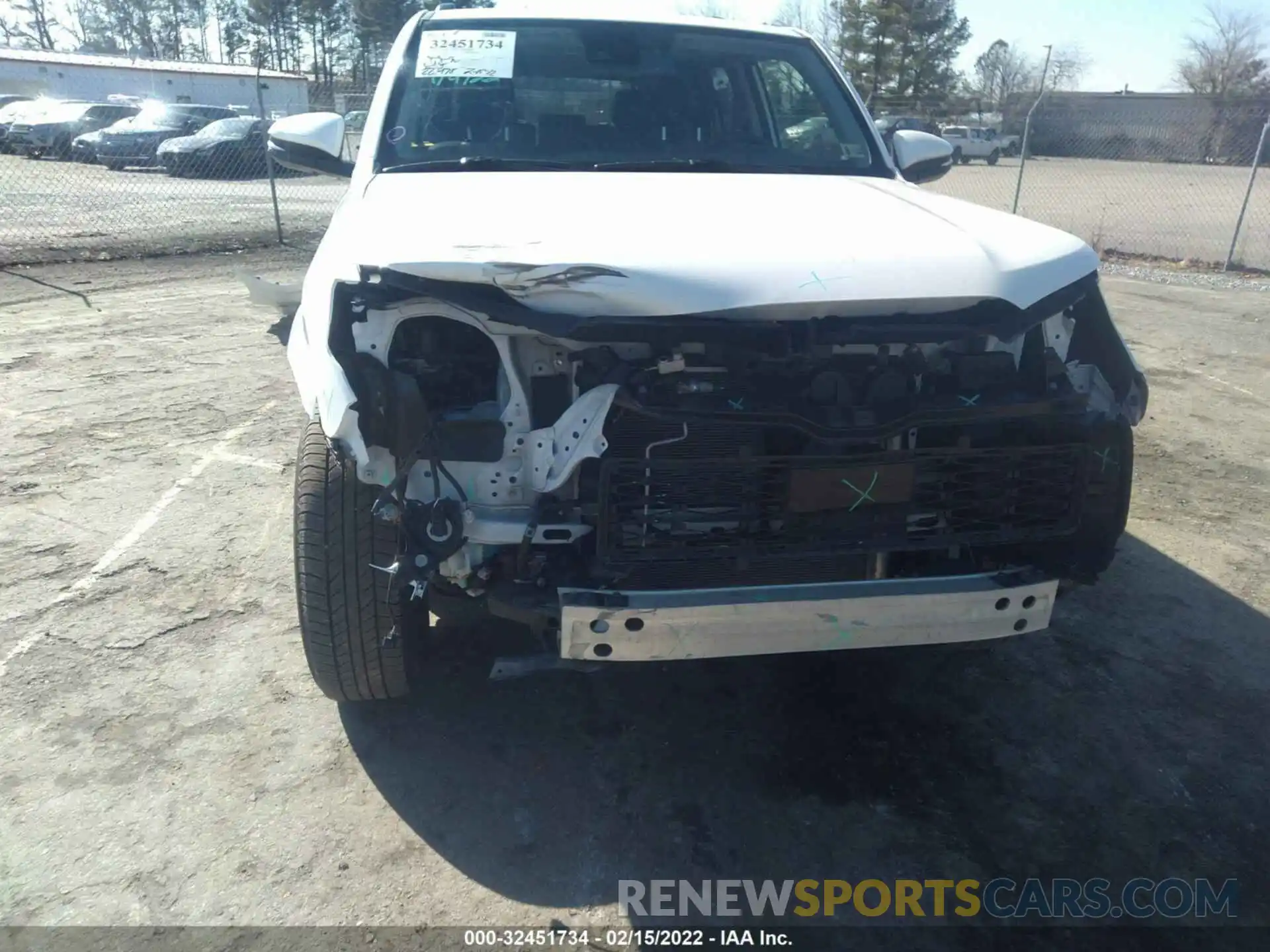 6 Photograph of a damaged car JTEBU5JRXL5760172 TOYOTA 4RUNNER 2020