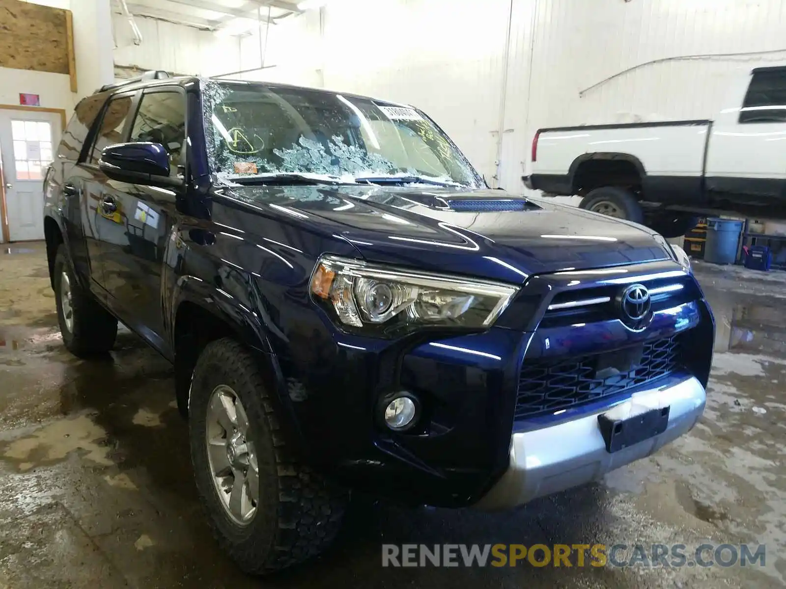 1 Photograph of a damaged car JTEBU5JRXL5762035 TOYOTA 4RUNNER 2020