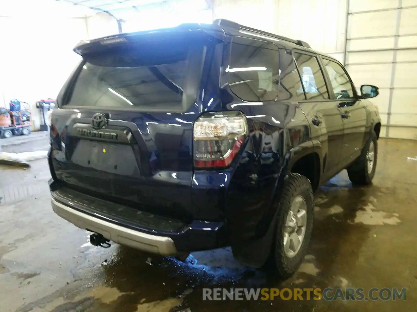 4 Photograph of a damaged car JTEBU5JRXL5762035 TOYOTA 4RUNNER 2020