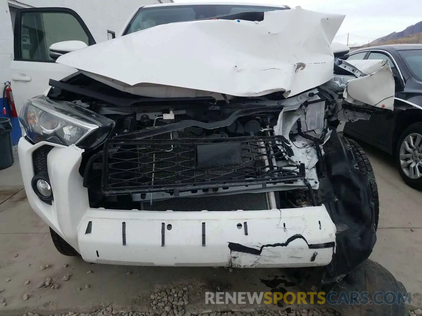 9 Photograph of a damaged car JTEBU5JRXL5765288 TOYOTA 4RUNNER 2020