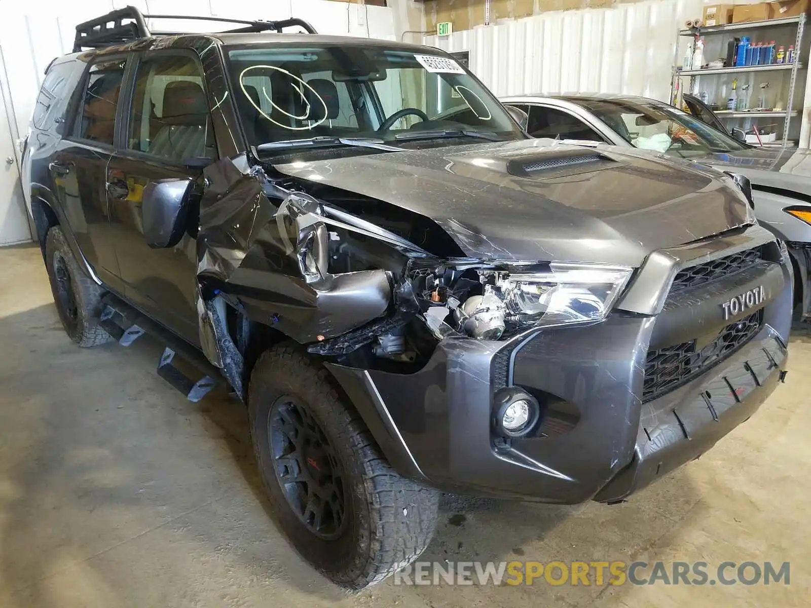 1 Photograph of a damaged car JTEBU5JRXL5767199 TOYOTA 4RUNNER 2020