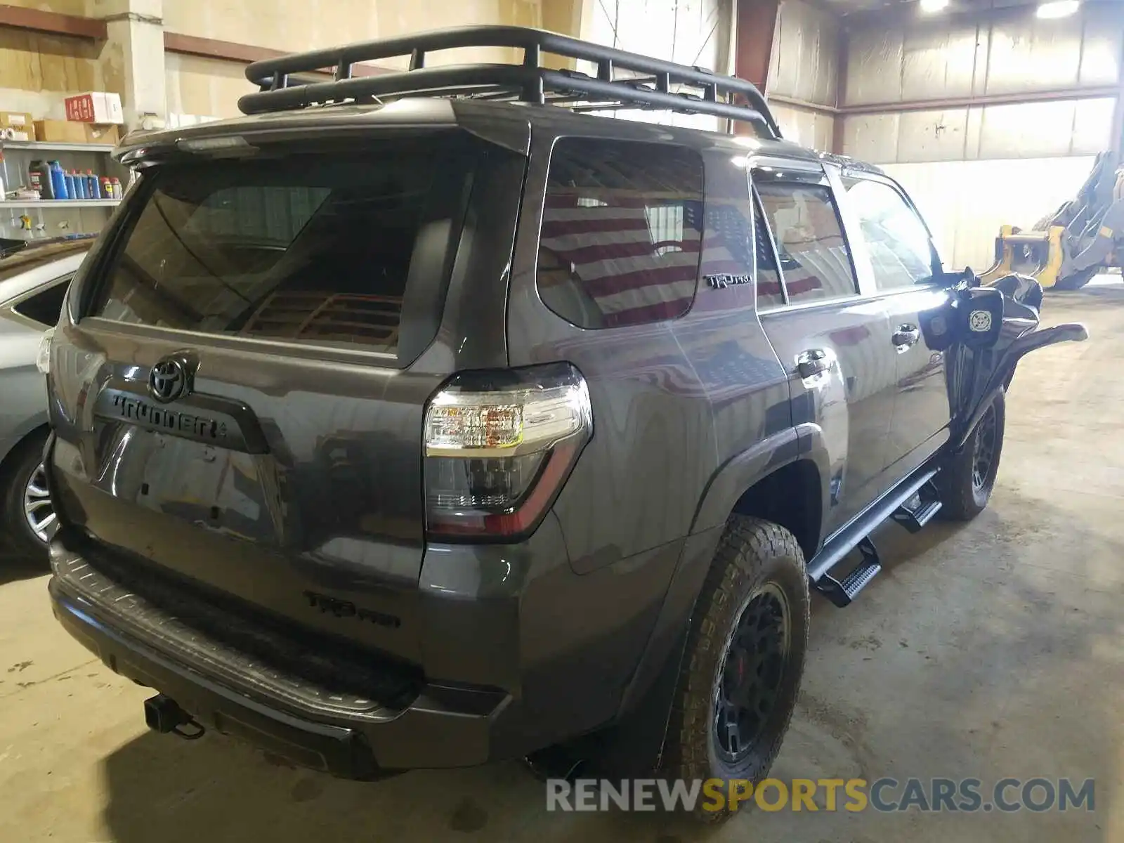 4 Photograph of a damaged car JTEBU5JRXL5767199 TOYOTA 4RUNNER 2020