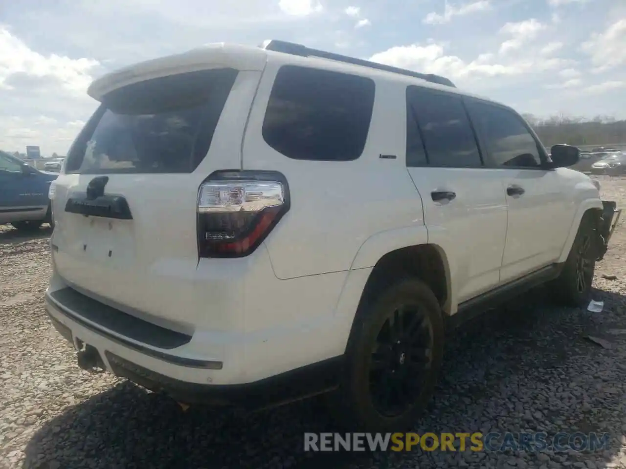 4 Photograph of a damaged car JTEBU5JRXL5770555 TOYOTA 4RUNNER 2020