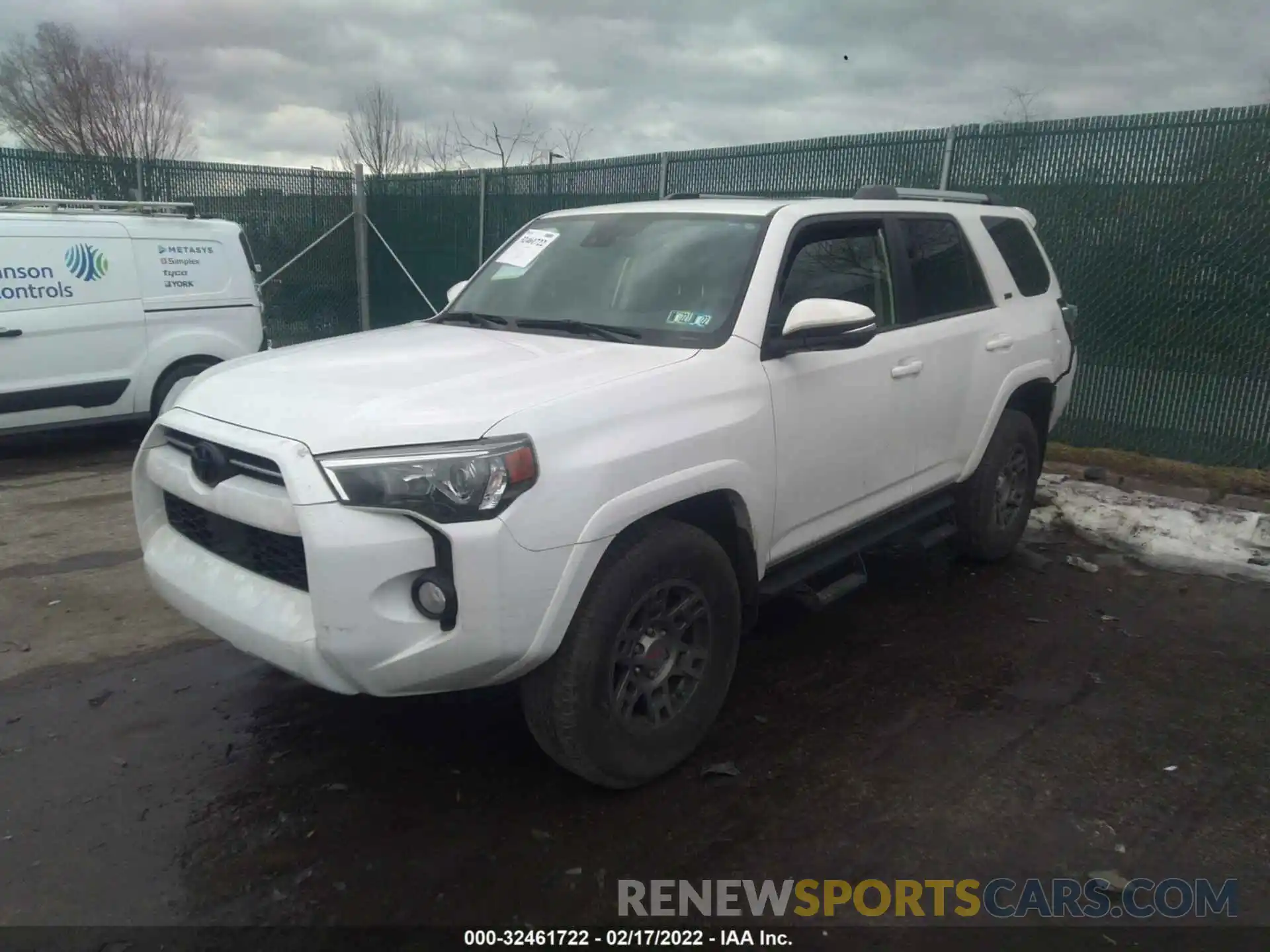 2 Фотография поврежденного автомобиля JTEBU5JRXL5773830 TOYOTA 4RUNNER 2020