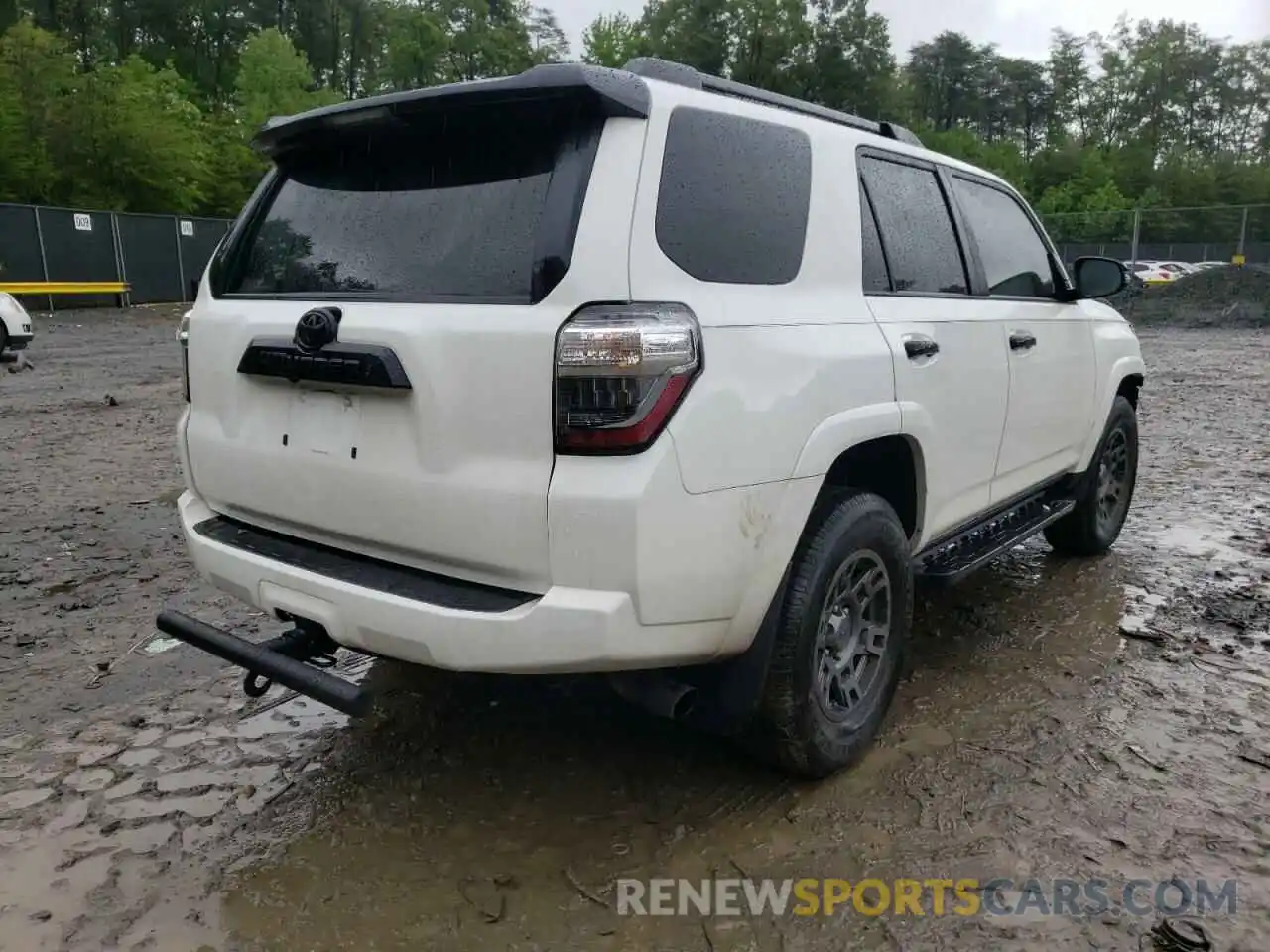 4 Photograph of a damaged car JTEBU5JRXL5775528 TOYOTA 4RUNNER 2020